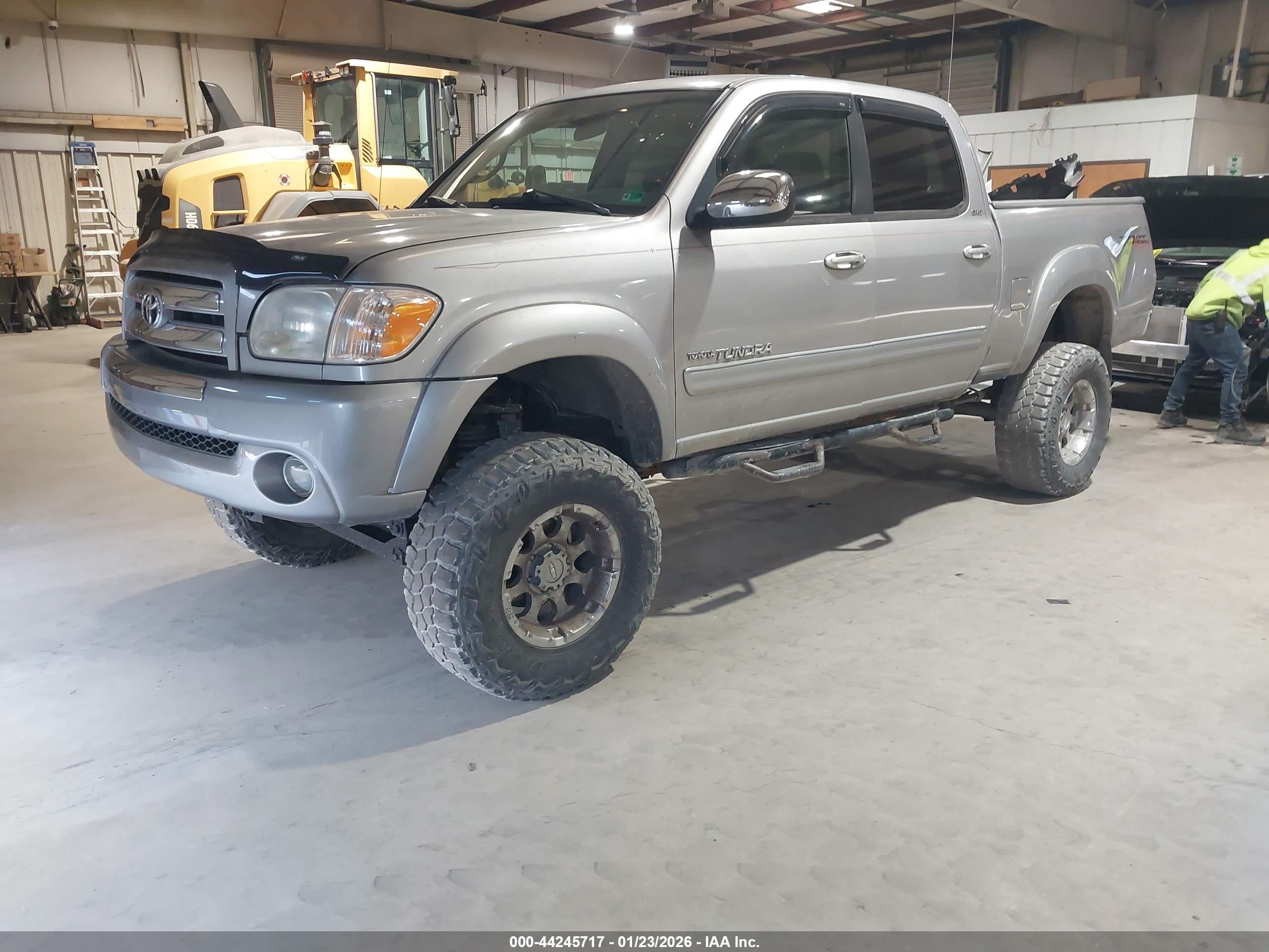 TOYOTA TUNDRA image 2