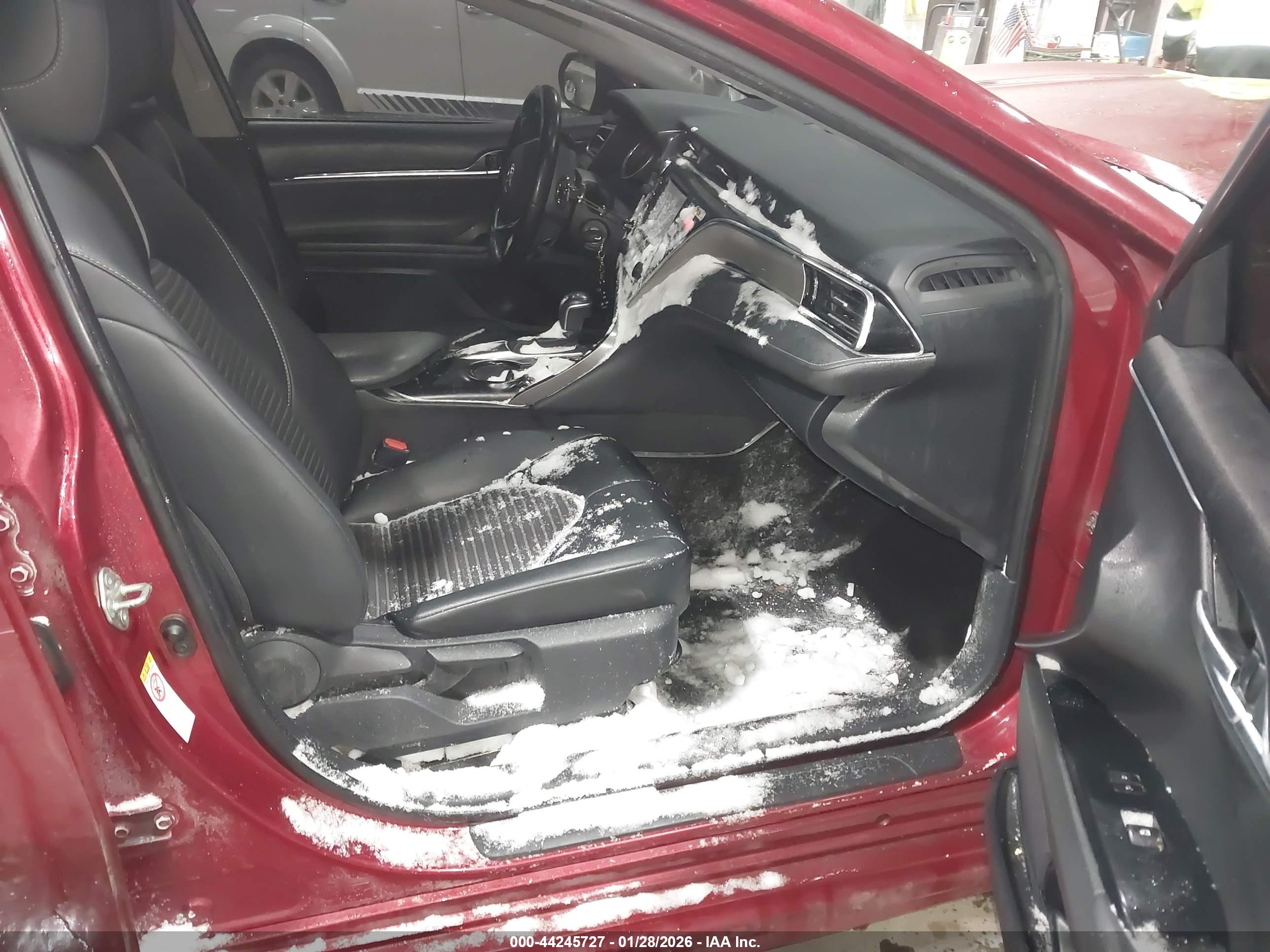 TOYOTA CAMRY image 5