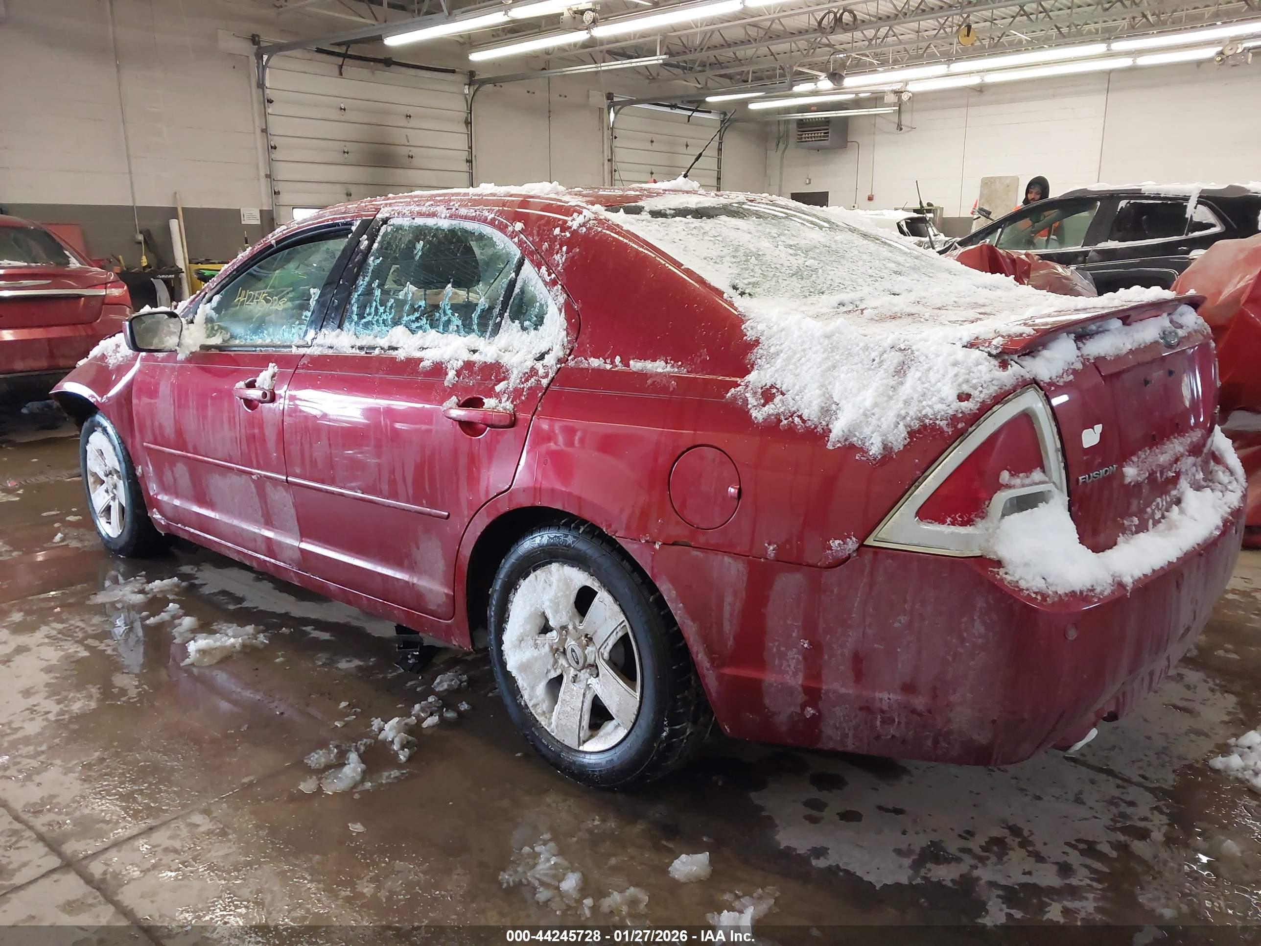 FORD FUSION image 3