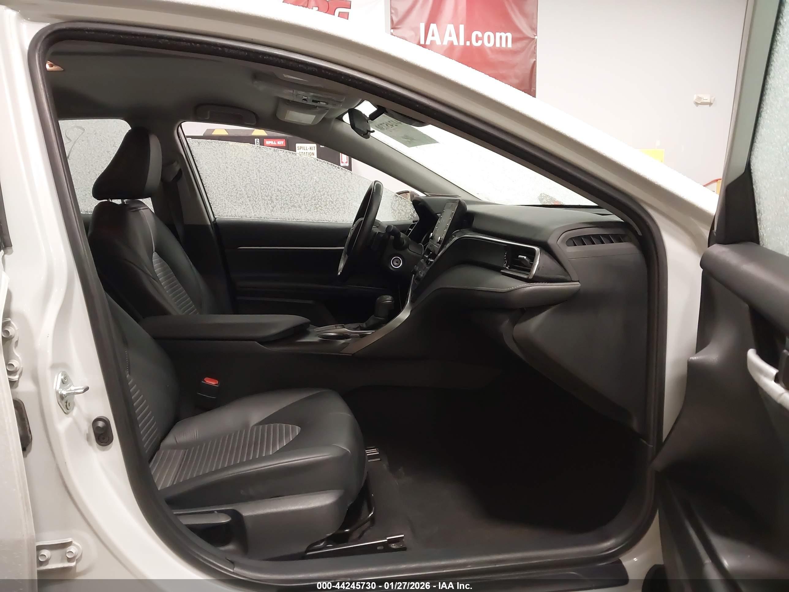 TOYOTA CAMRY image 5