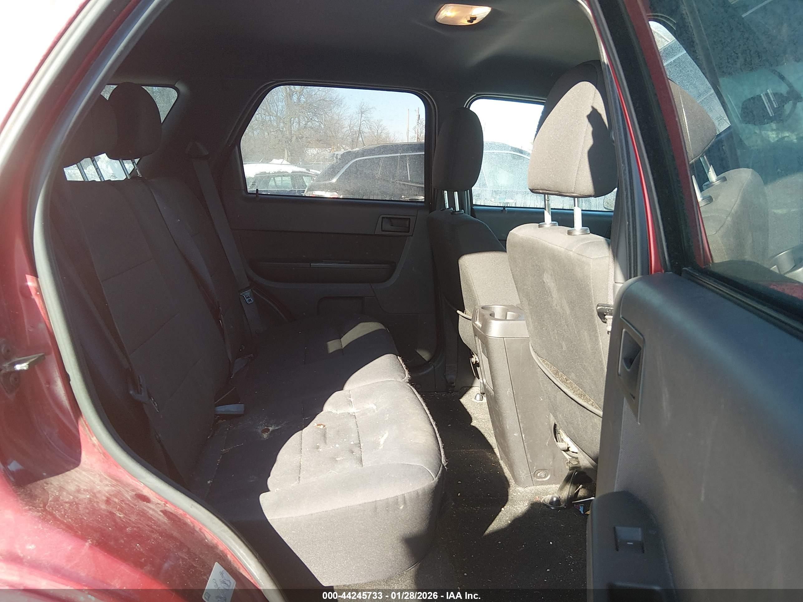 FORD ESCAPE image 8