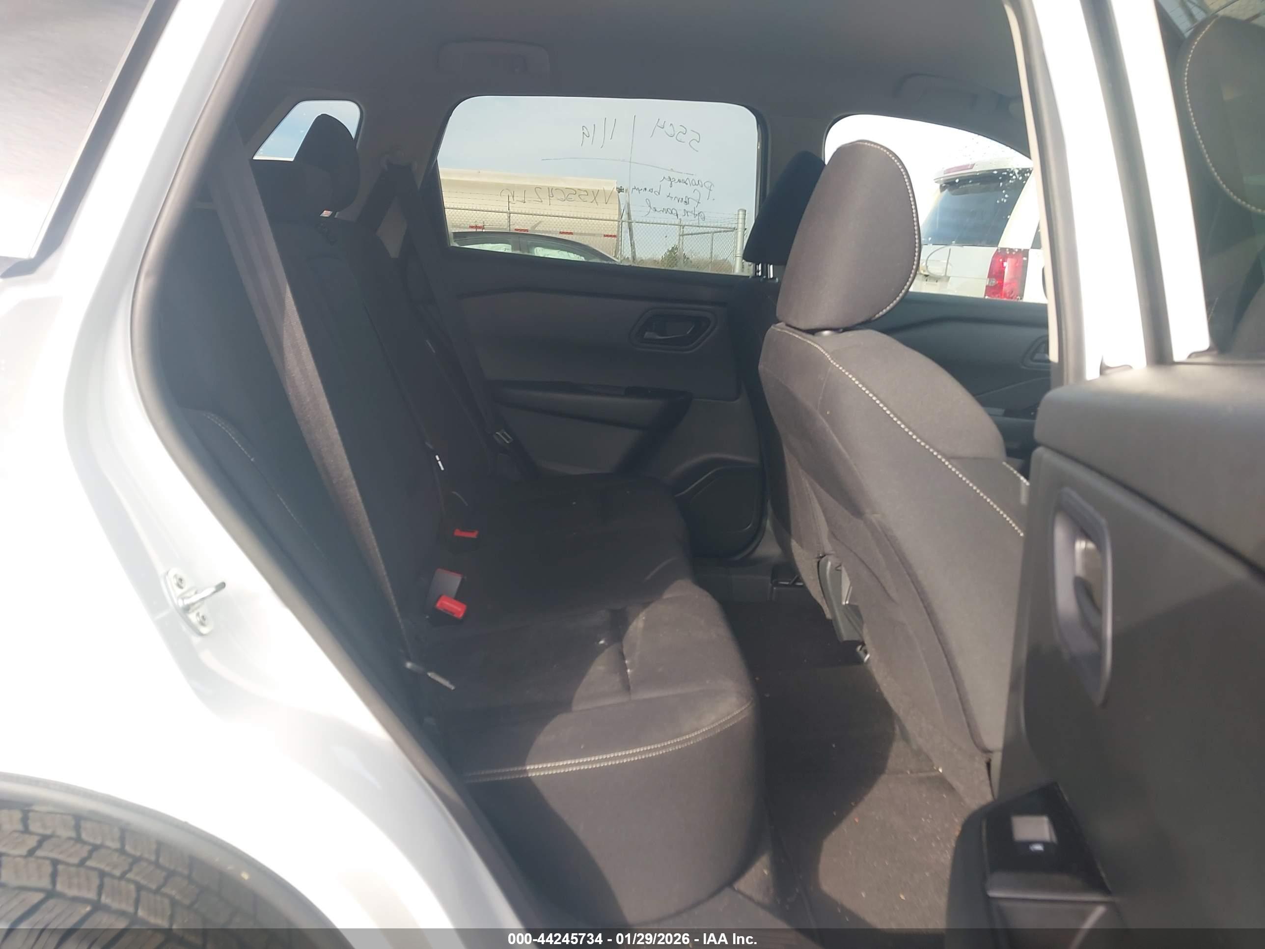 NISSAN ROGUE image 8