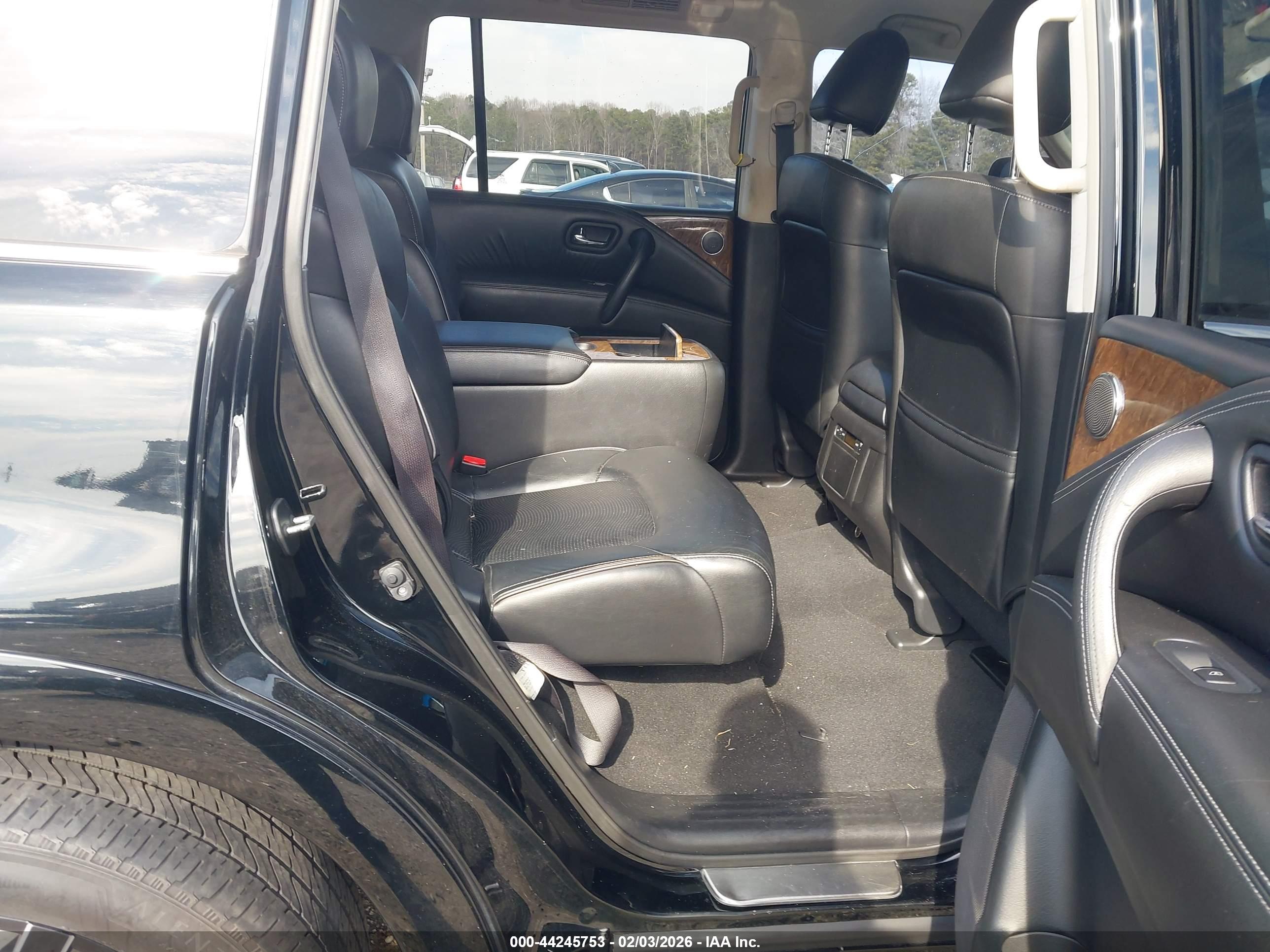 INFINITI QX80 image 8