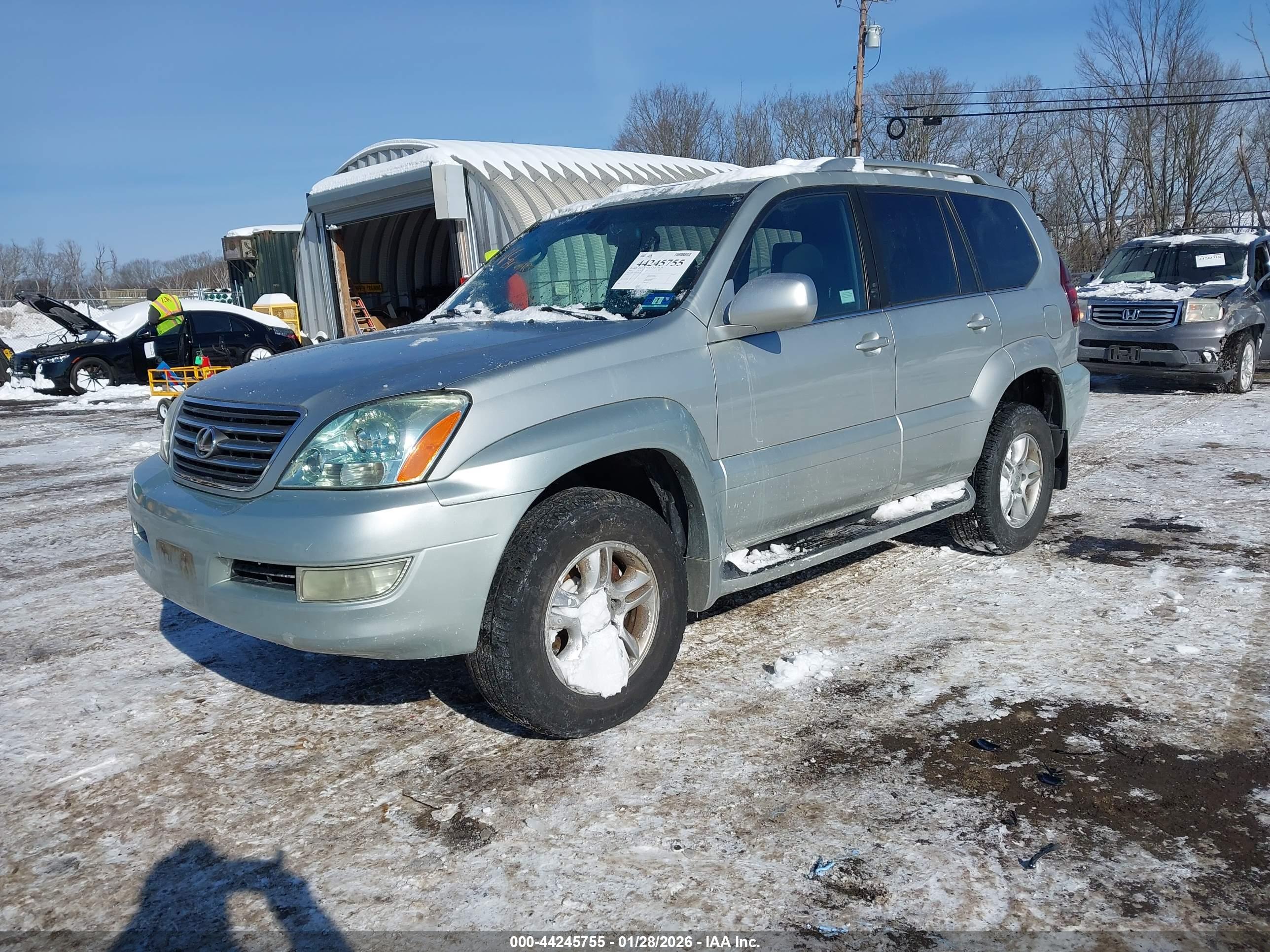LEXUS GX image 2