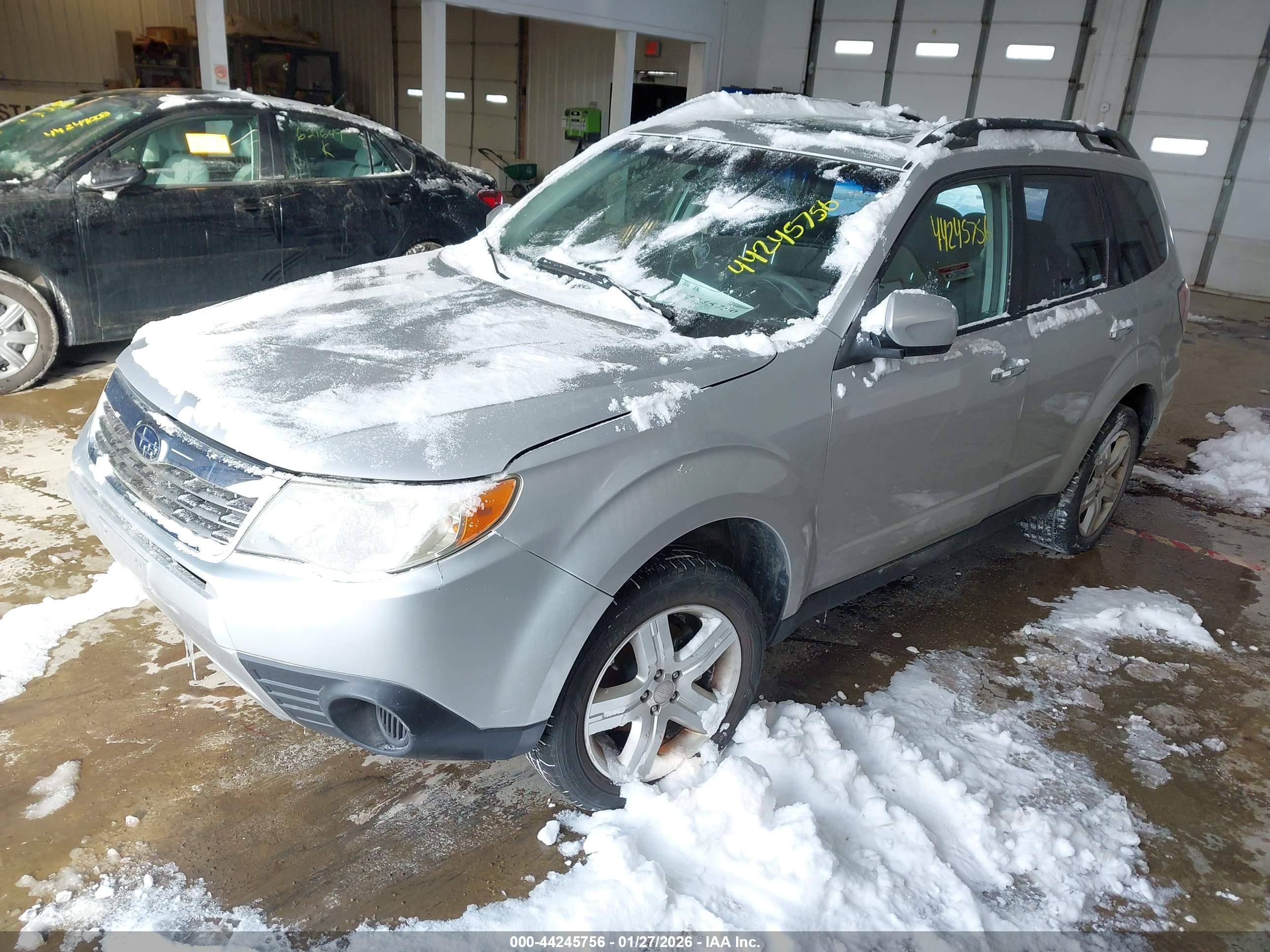 SUBARU FORESTER image 2