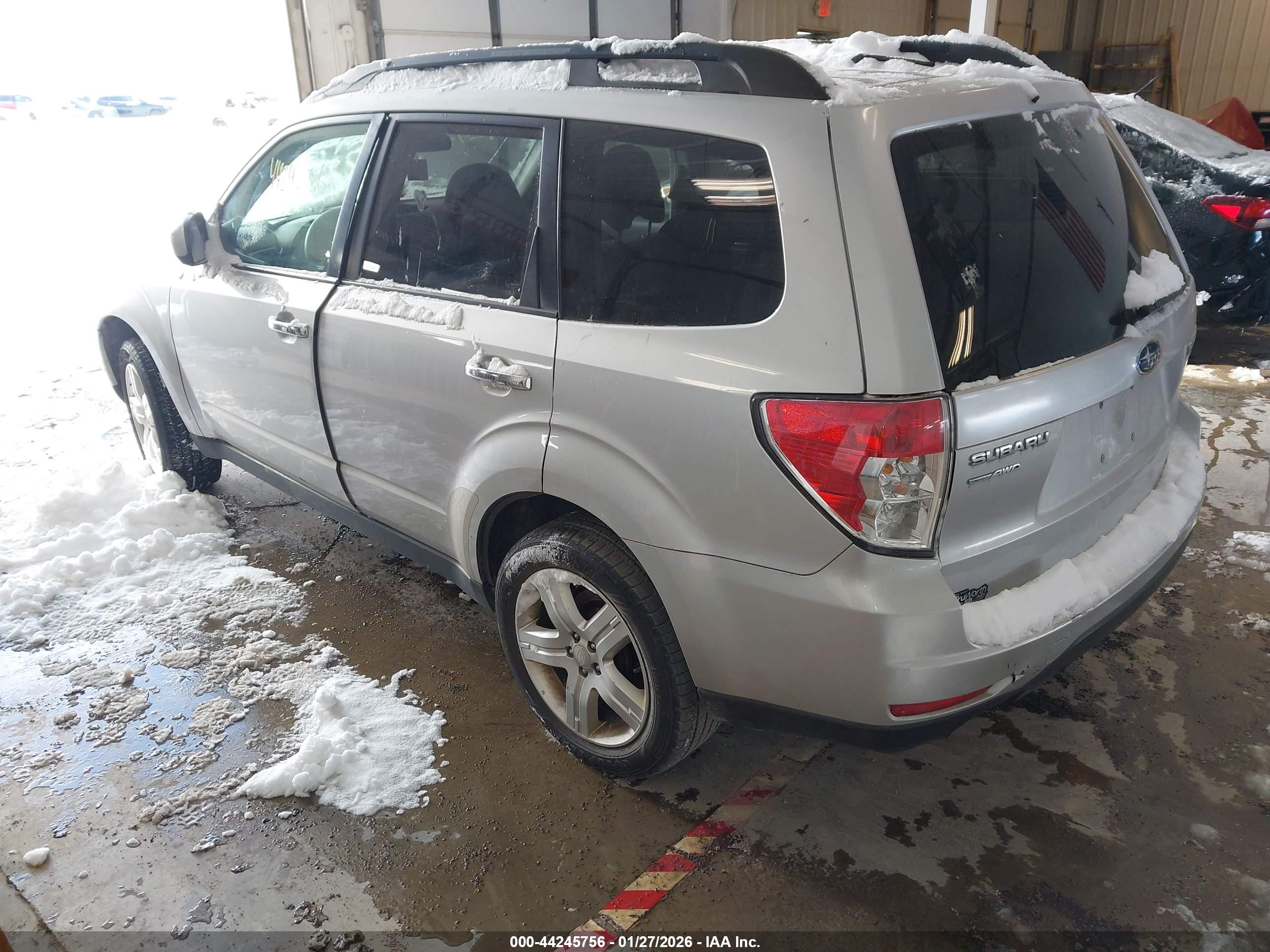 SUBARU FORESTER image 3