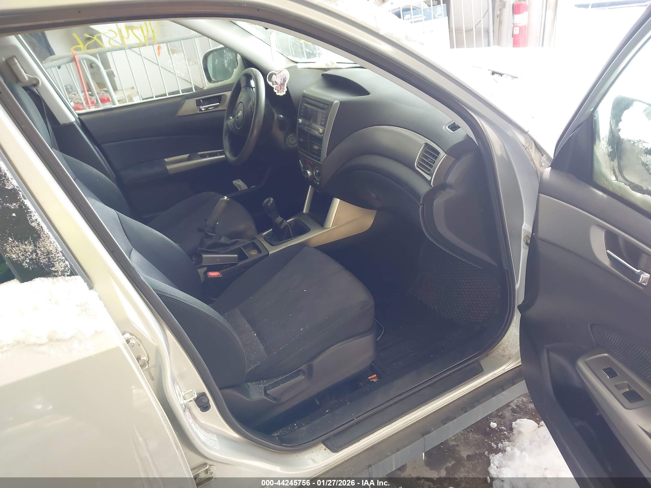 SUBARU FORESTER image 5