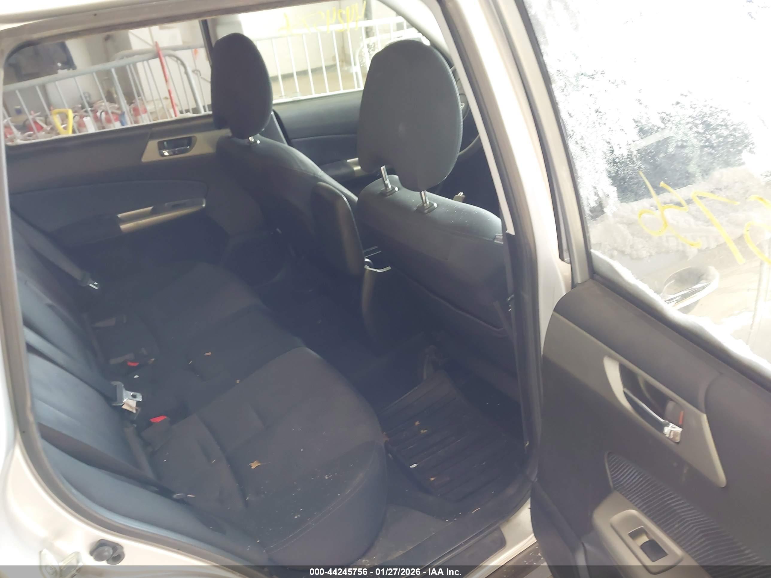 SUBARU FORESTER image 8