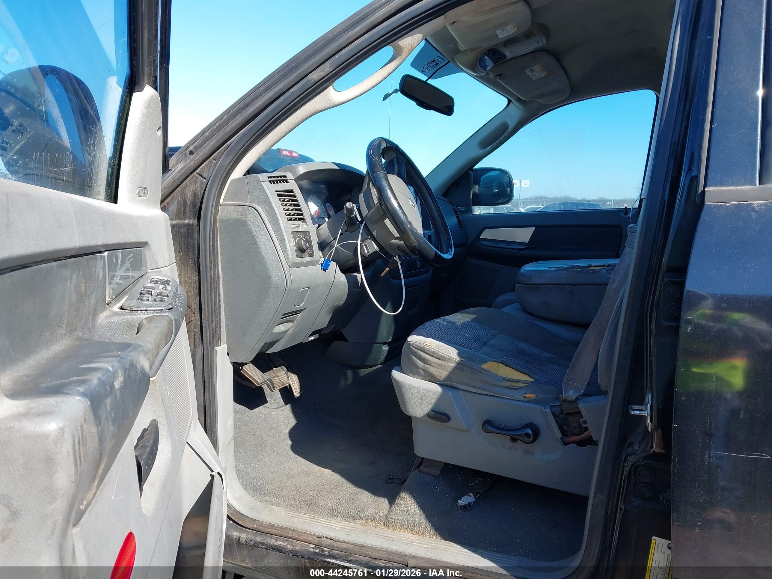 DODGE RAM image 5