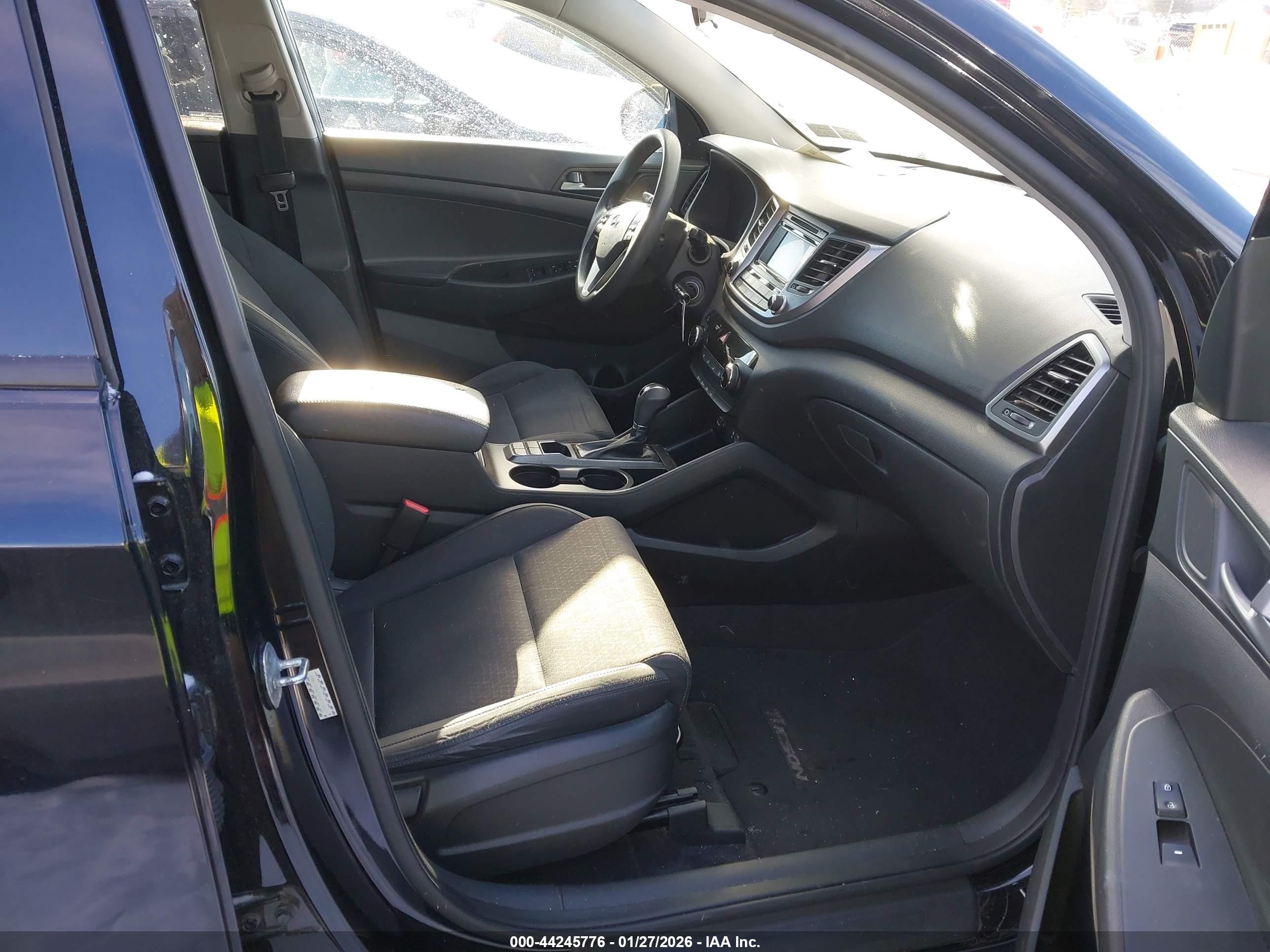 HYUNDAI TUCSON image 5