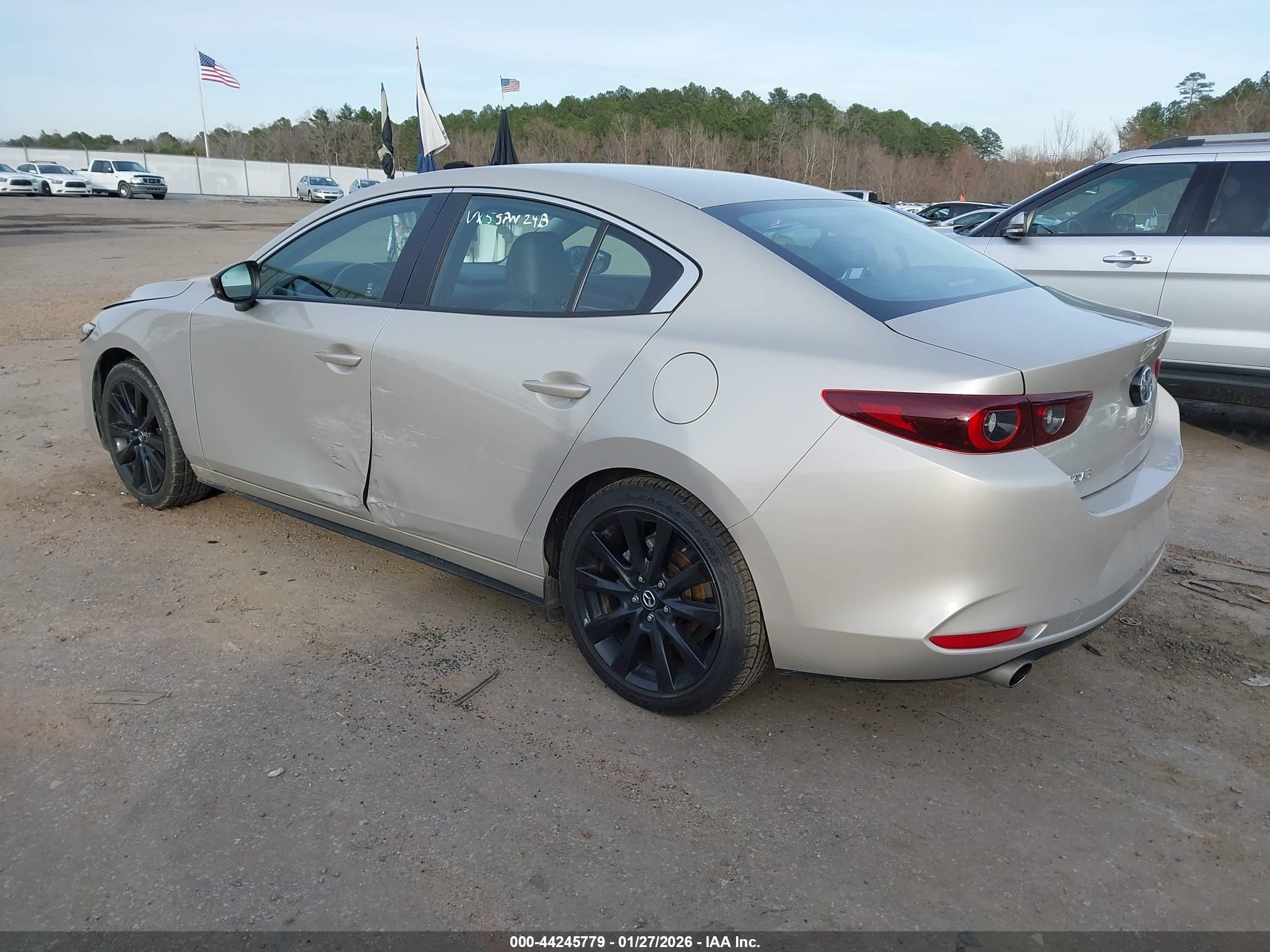 MAZDA MAZDA3 image 3