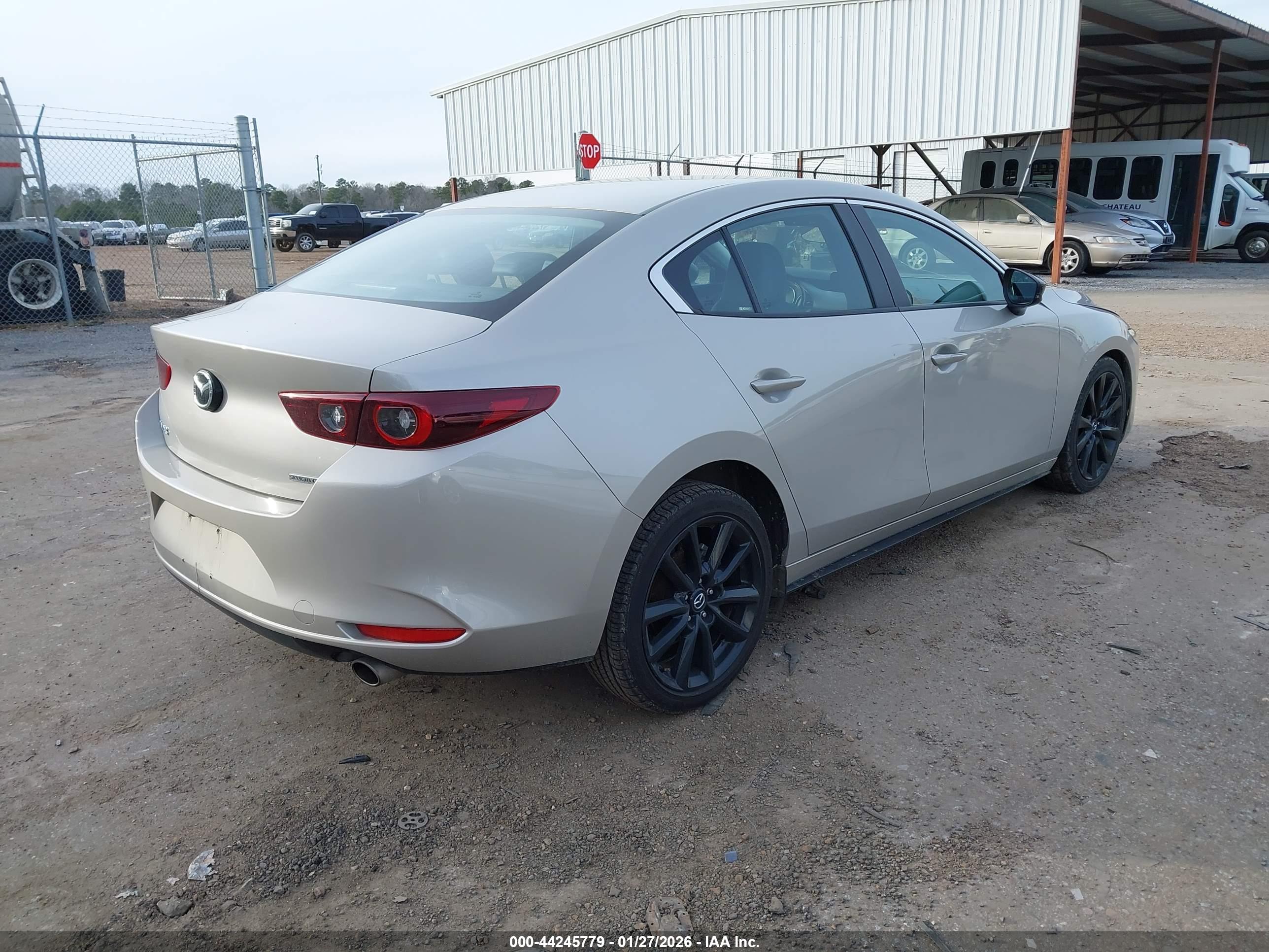 MAZDA MAZDA3 image 4