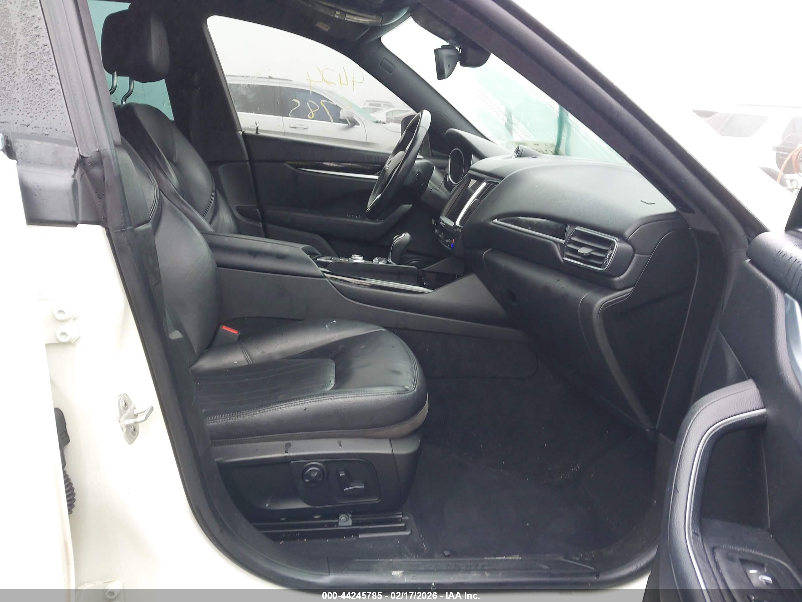 MASERATI LEVANTE image 5