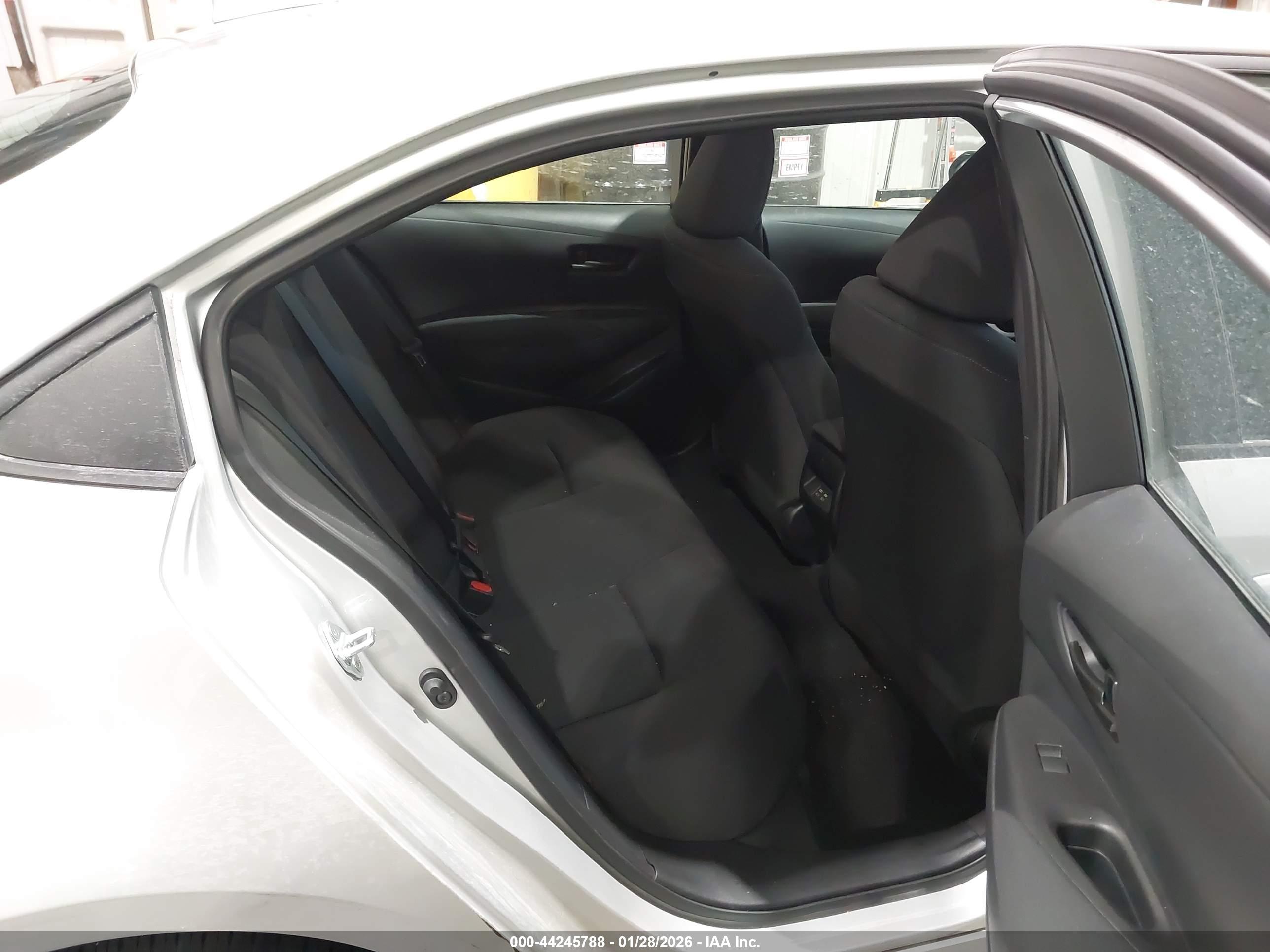 TOYOTA COROLLA image 8