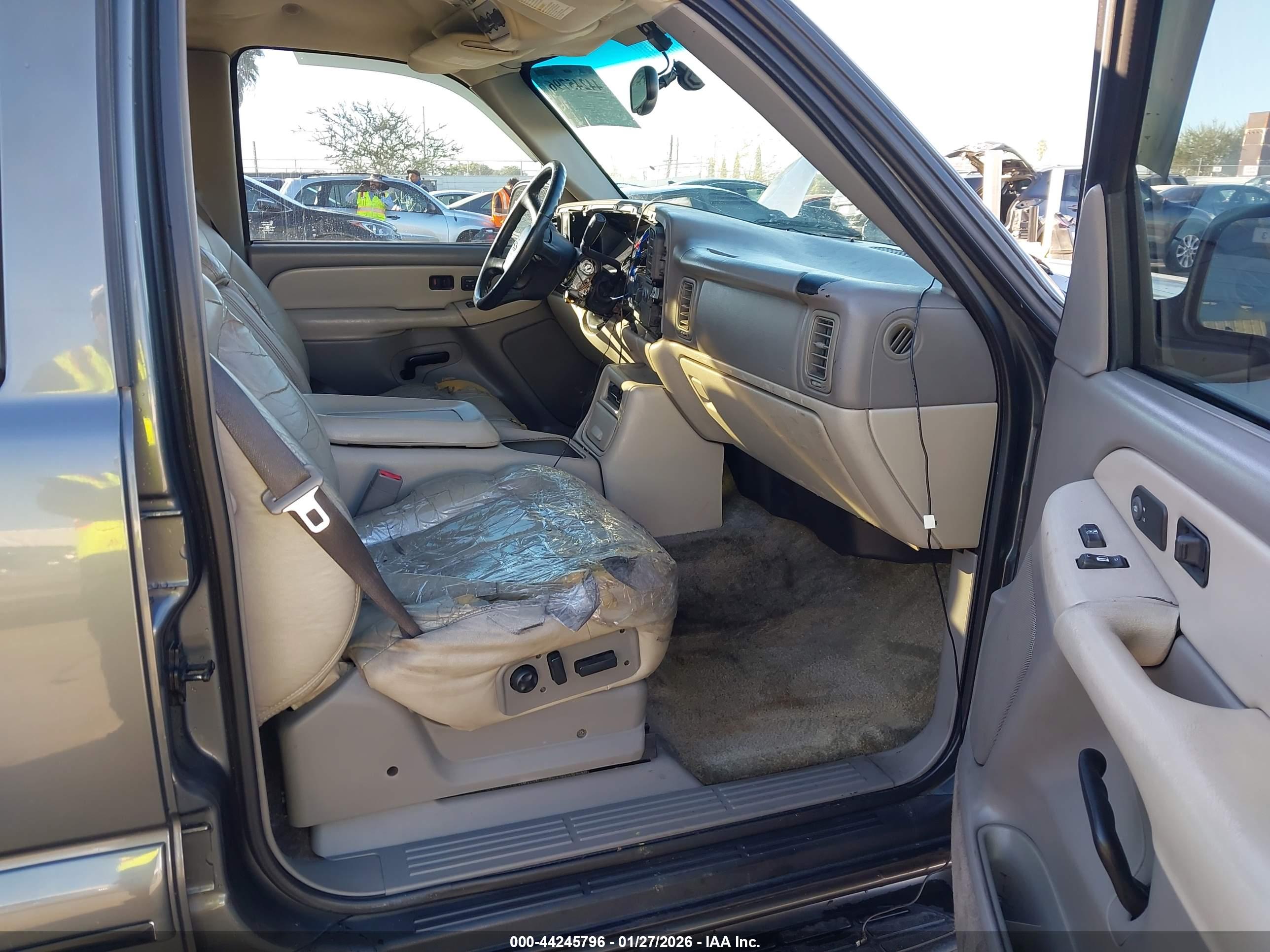 CHEVROLET TAHOE image 5