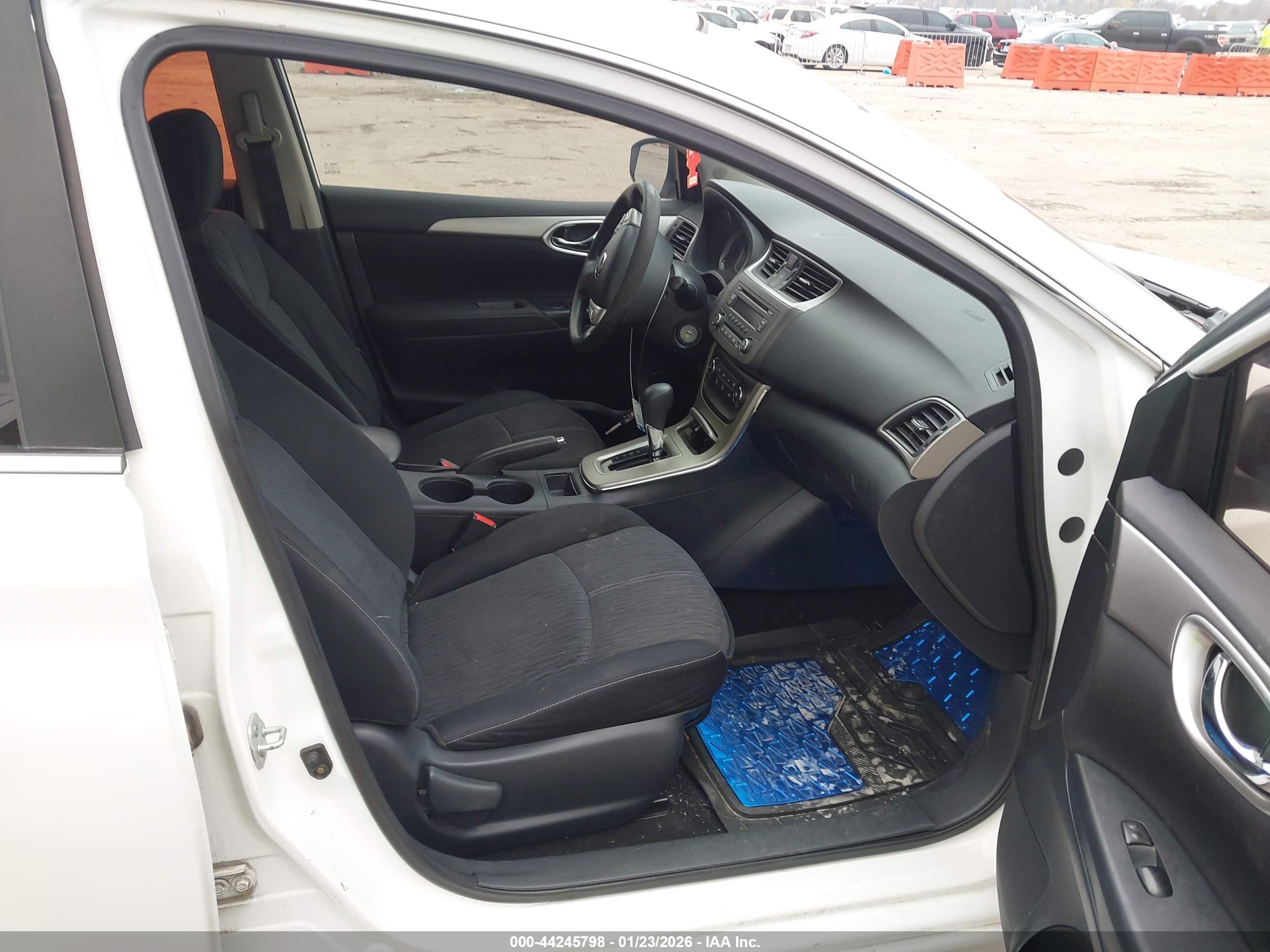 NISSAN SENTRA image 5