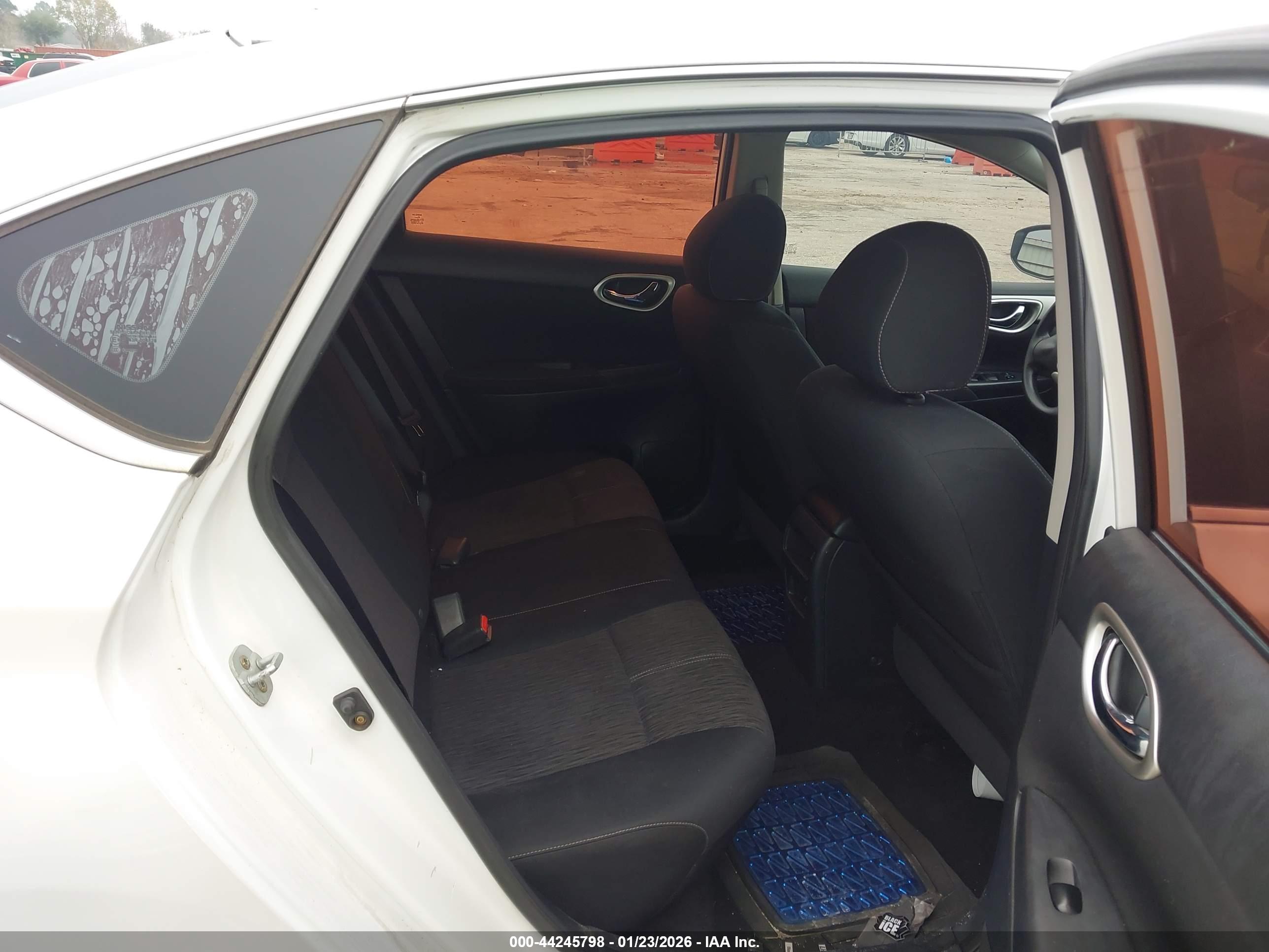 NISSAN SENTRA image 8