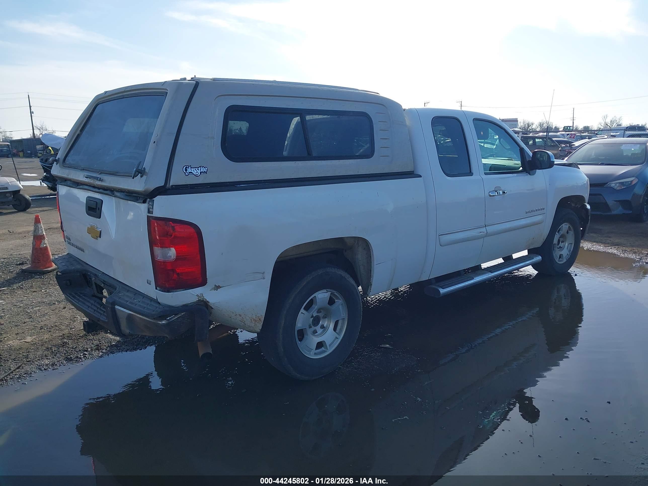 CHEVROLET SILVERADO image 4