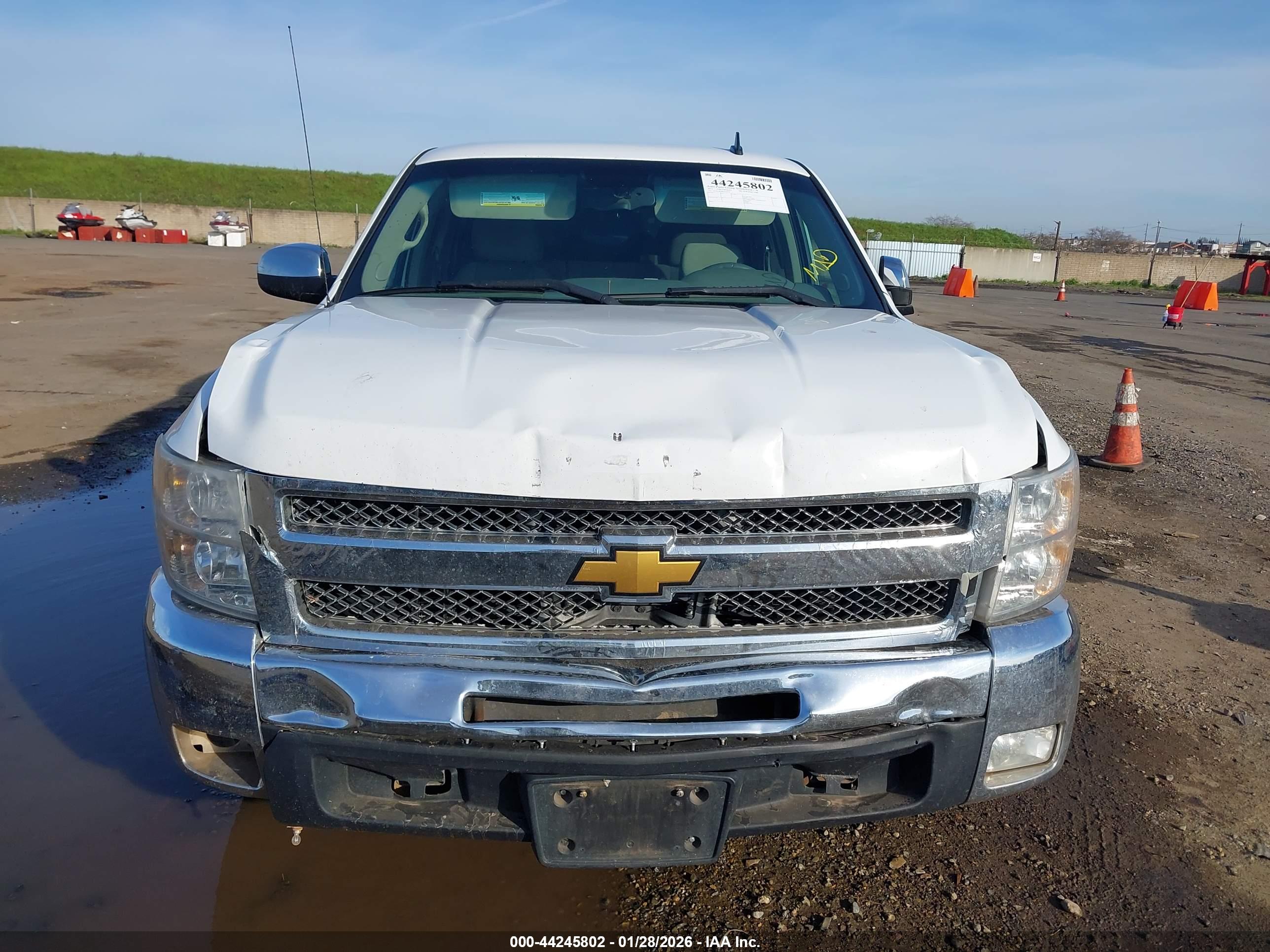 CHEVROLET SILVERADO image 6