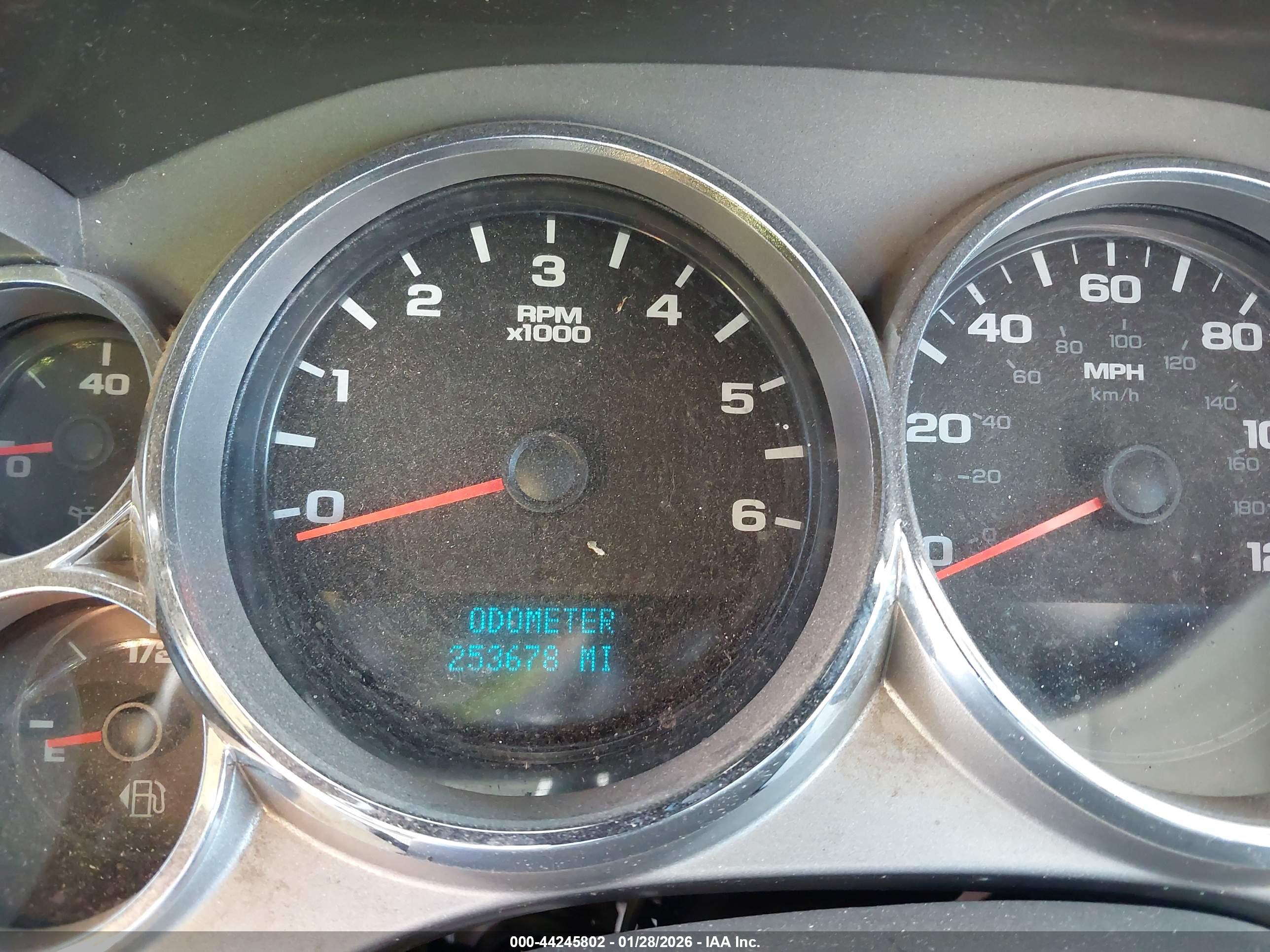 CHEVROLET SILVERADO image 7