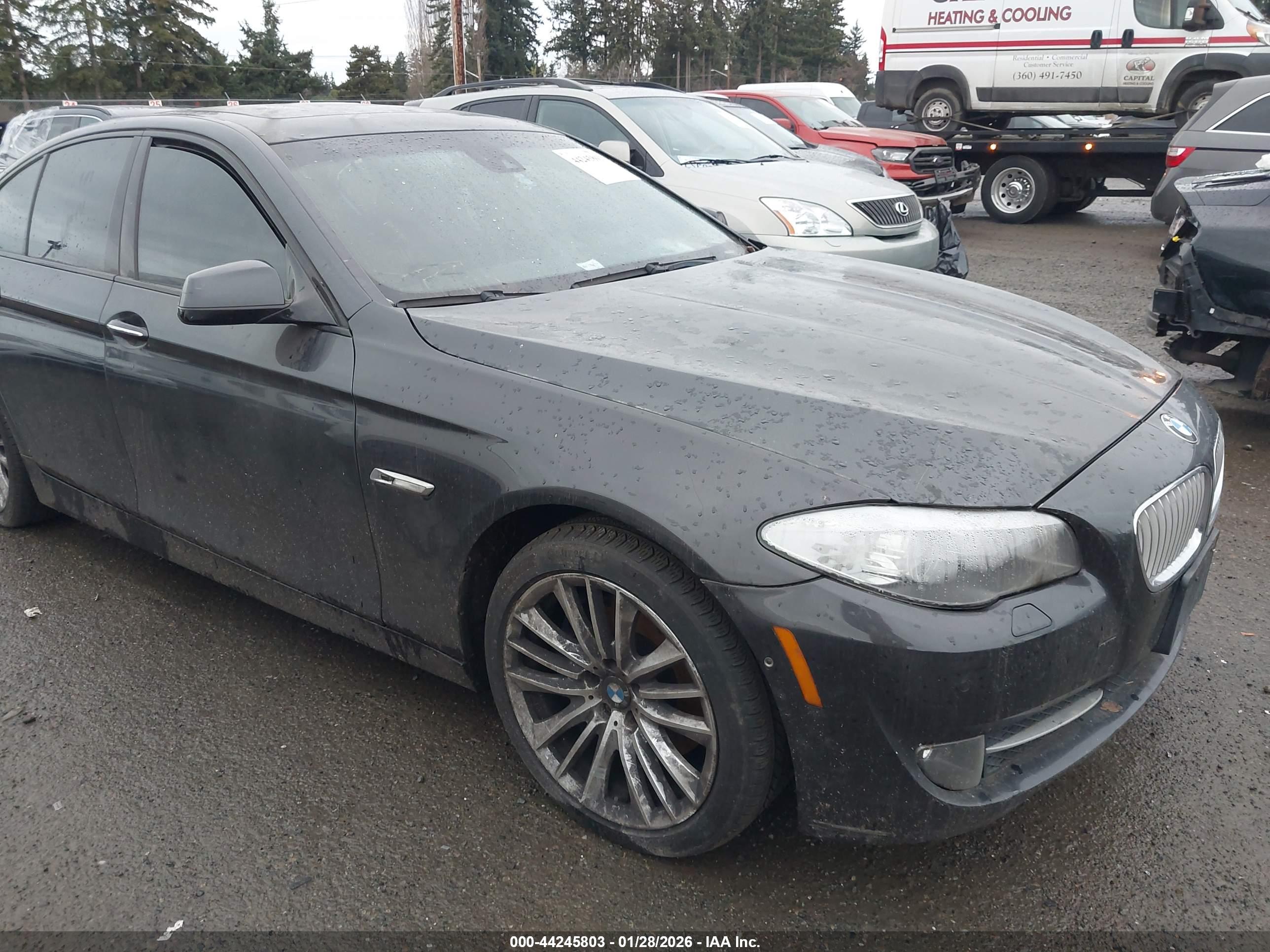 BMW 550I image 6