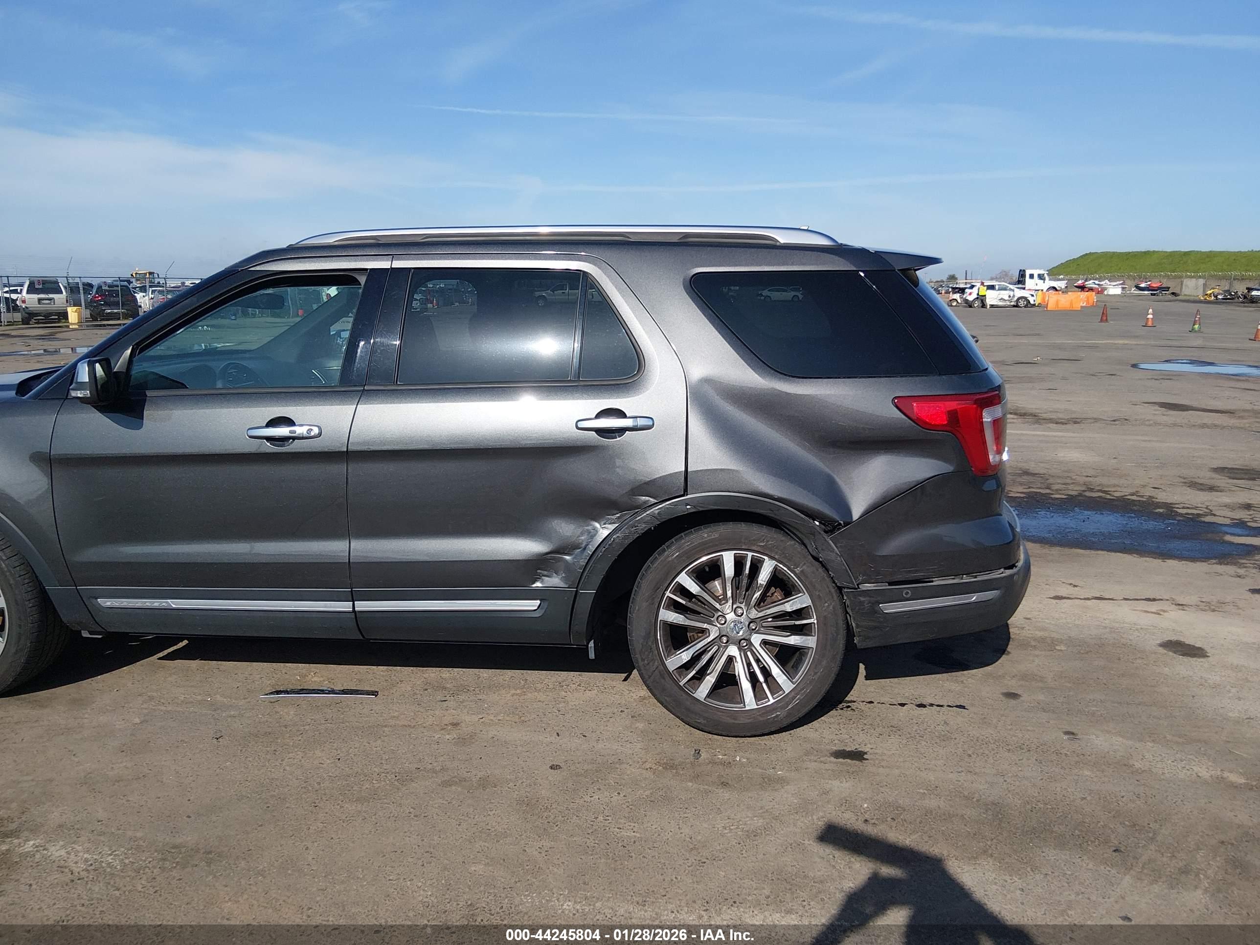 FORD EXPLORER image 6