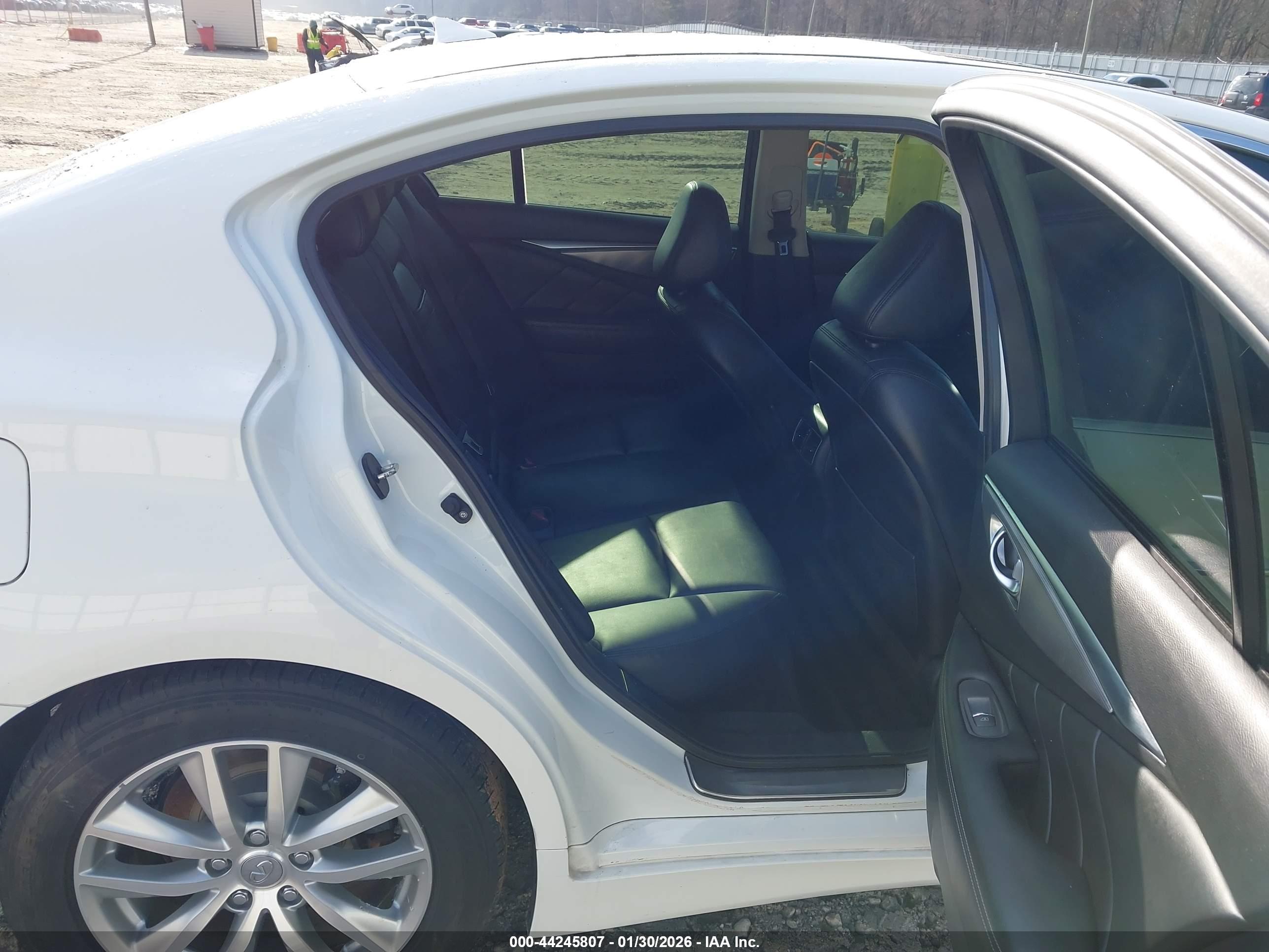 INFINITI Q50 image 8