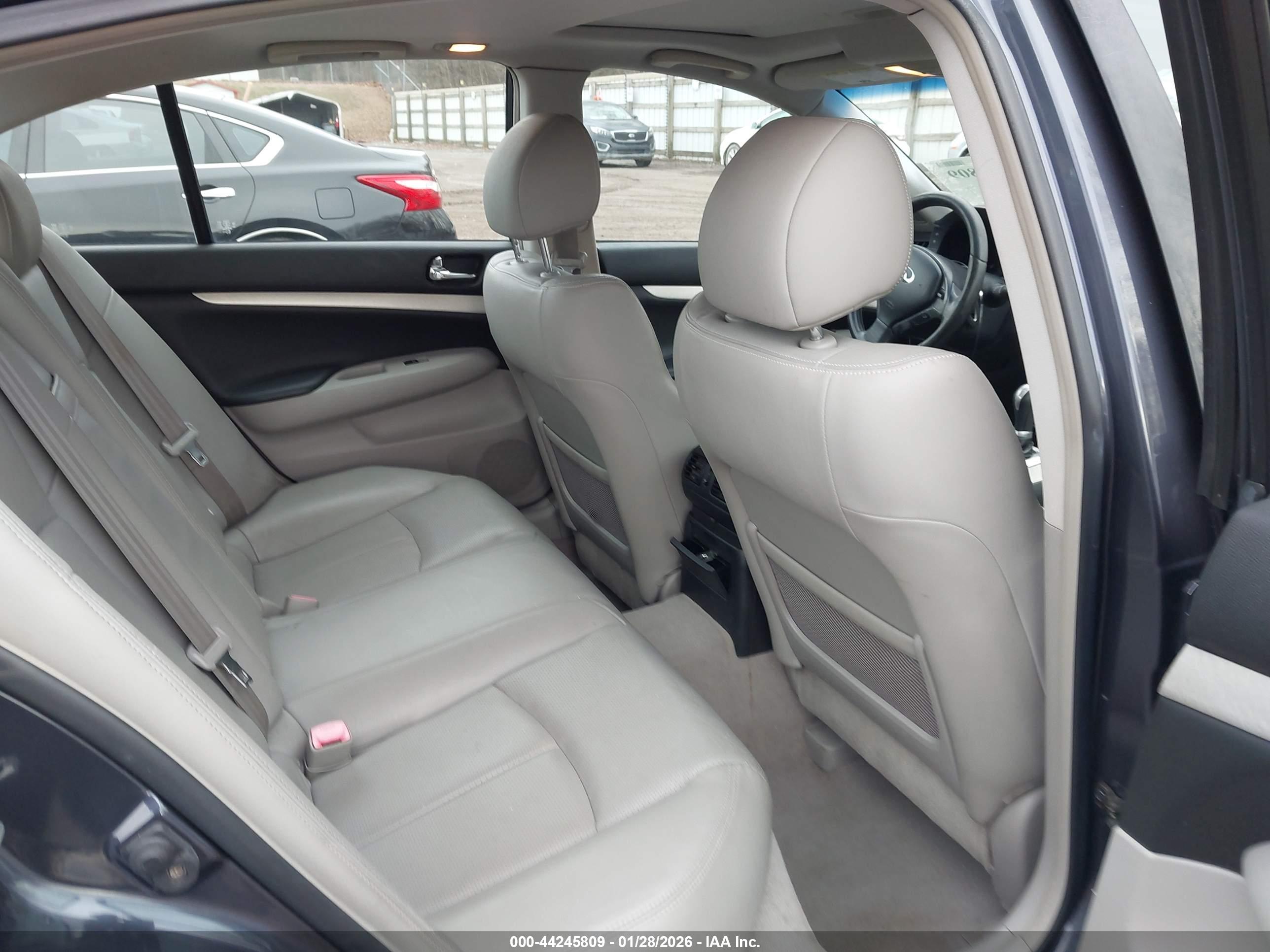 INFINITI G35 image 8