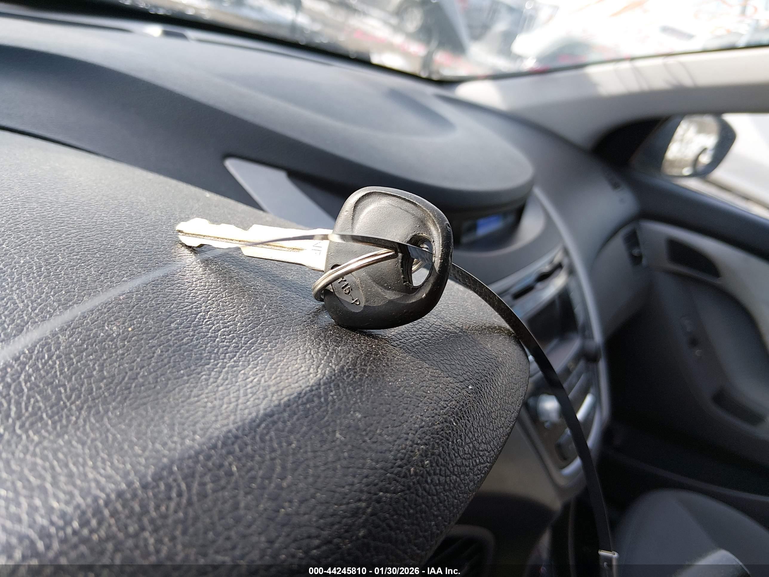 HYUNDAI ELANTRA image 11