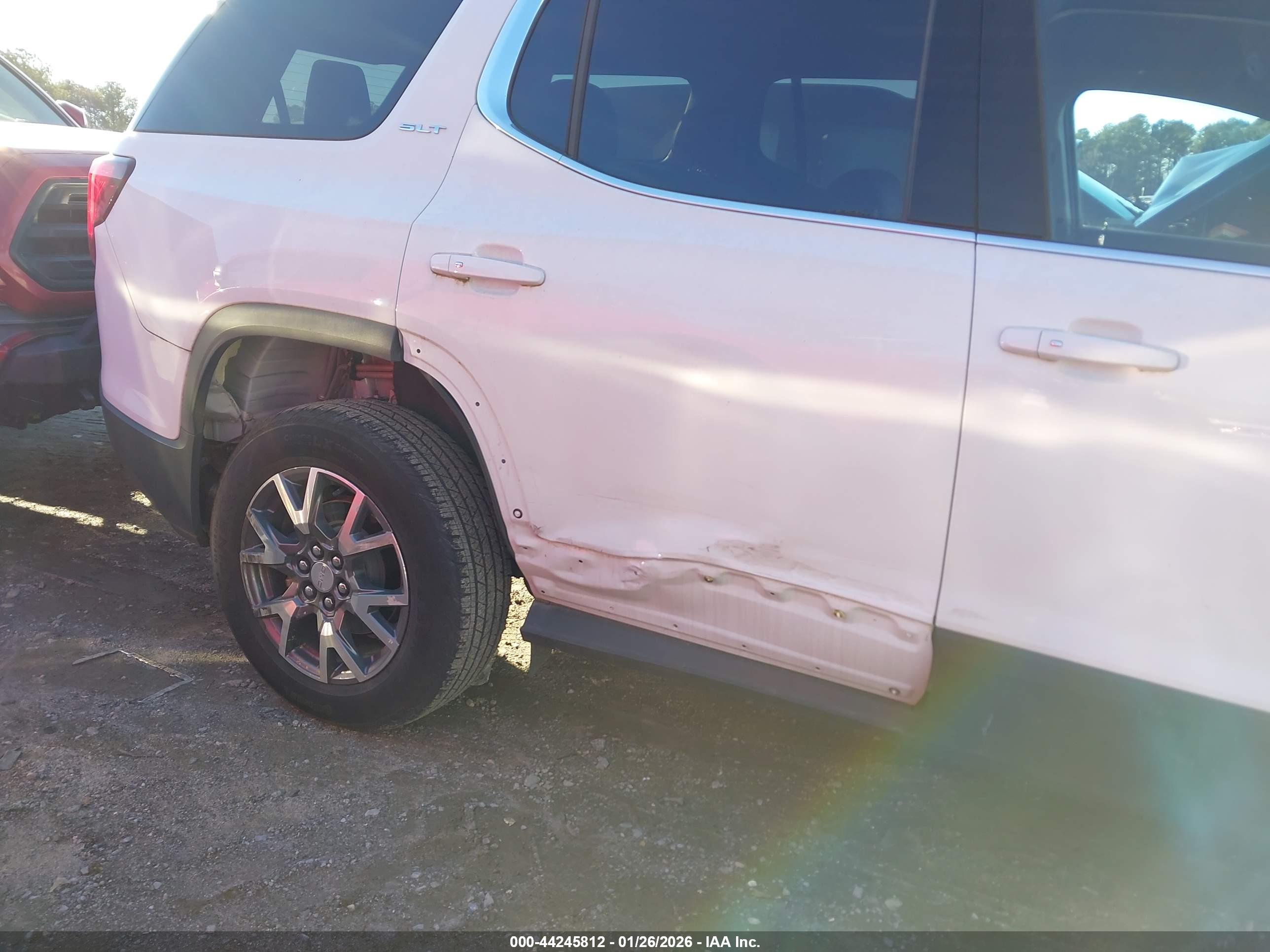 GMC ACADIA image 6
