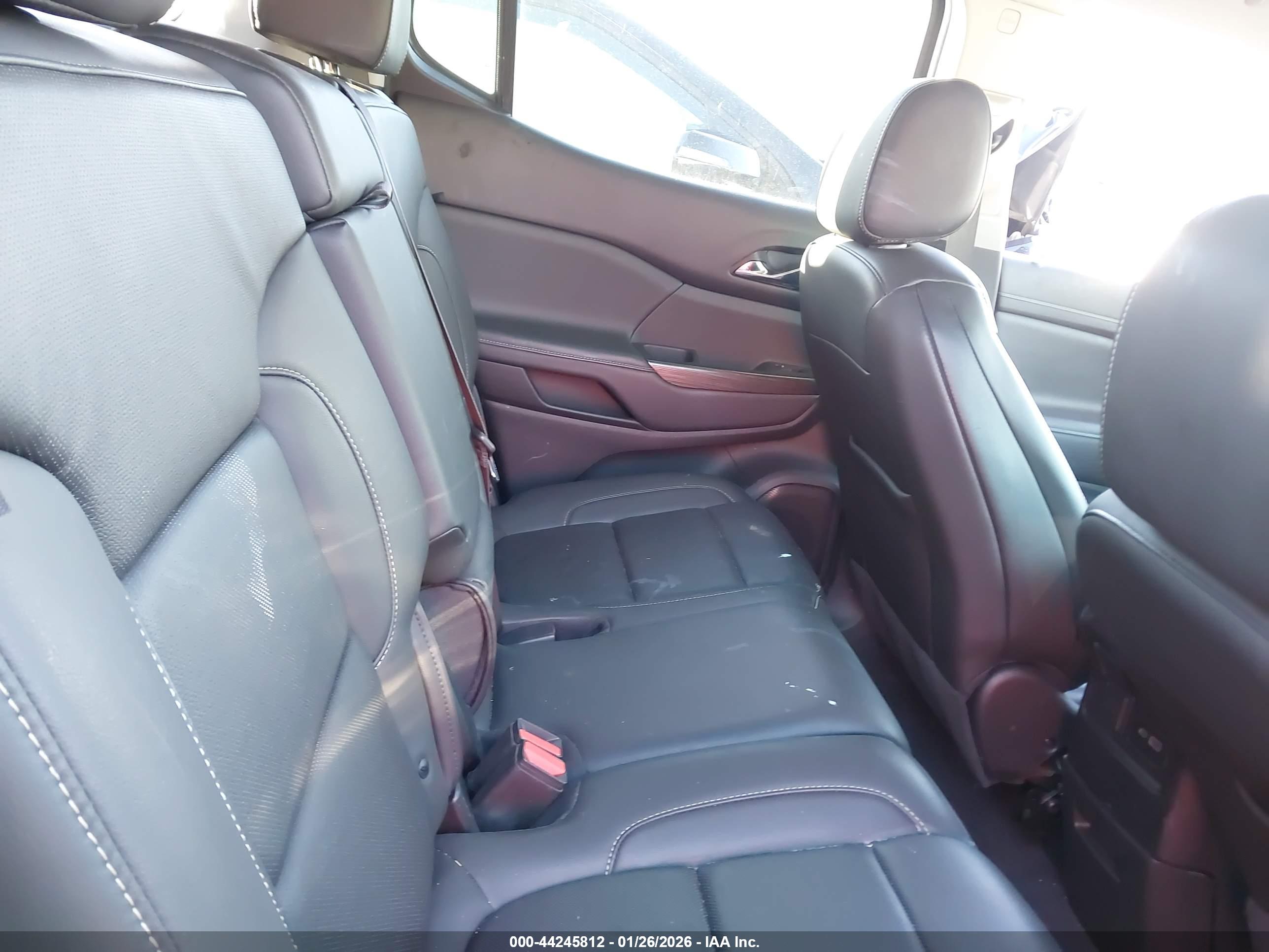 GMC ACADIA image 8