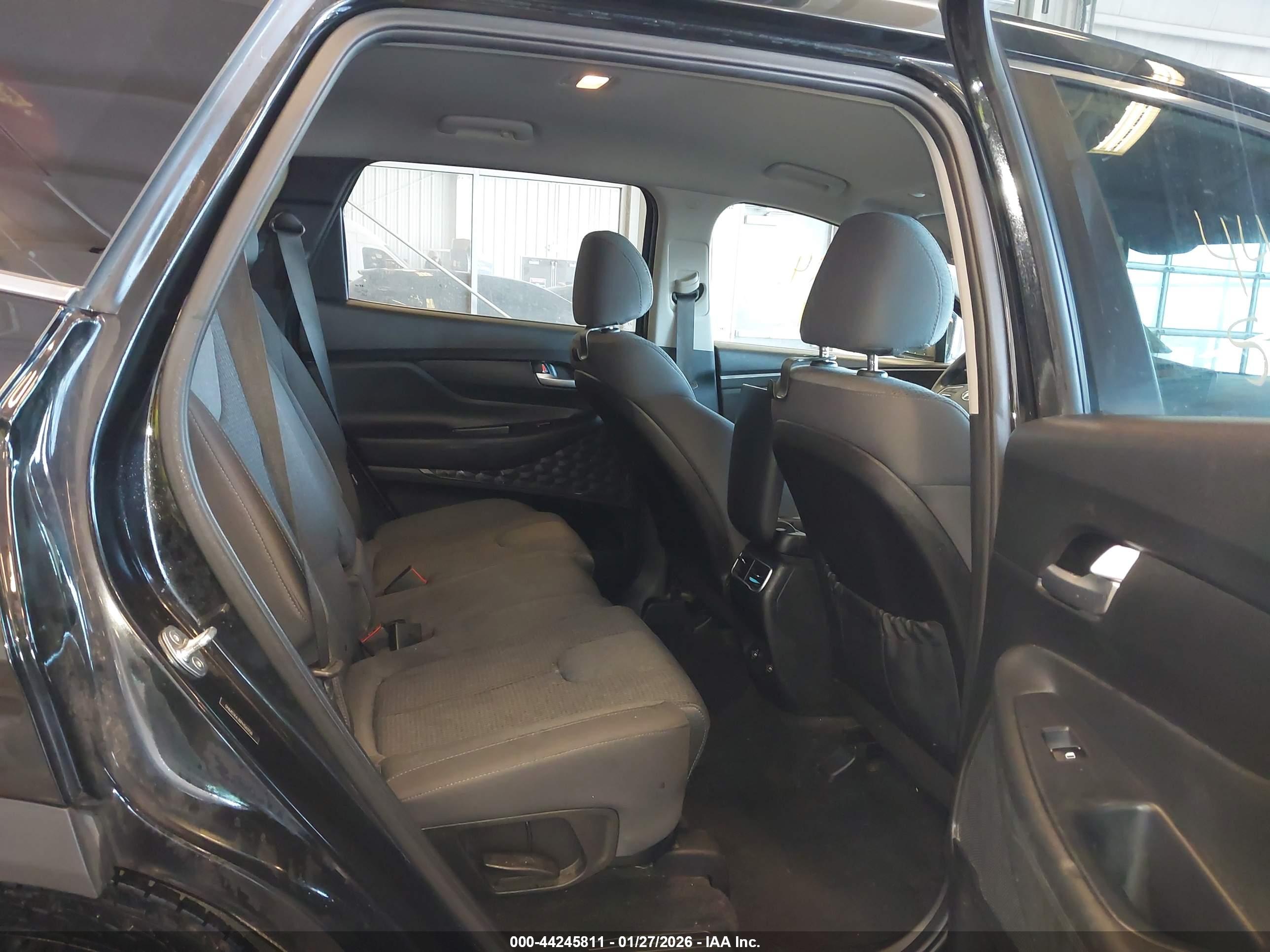 HYUNDAI SANTA image 8