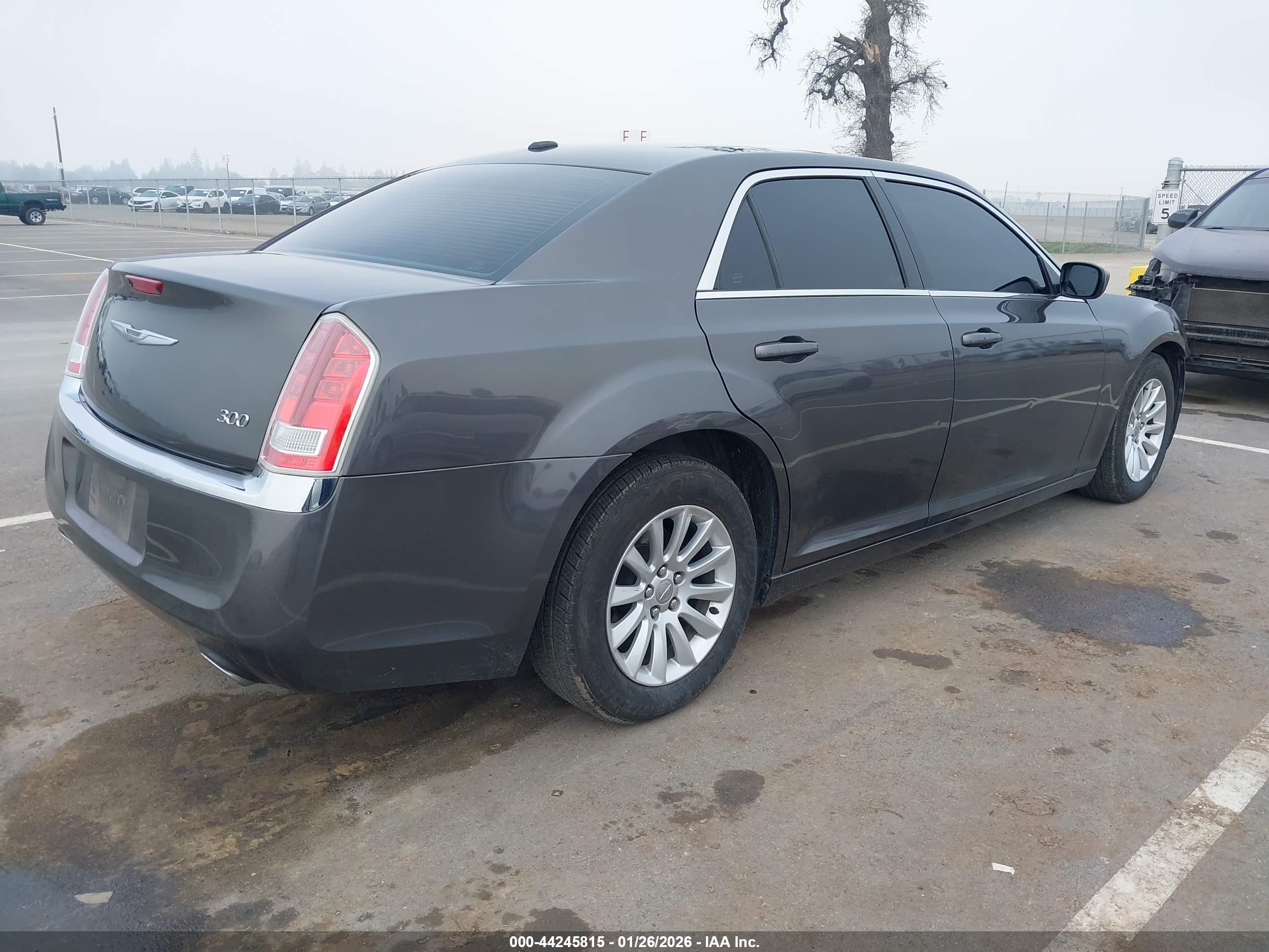 CHRYSLER 300 image 4
