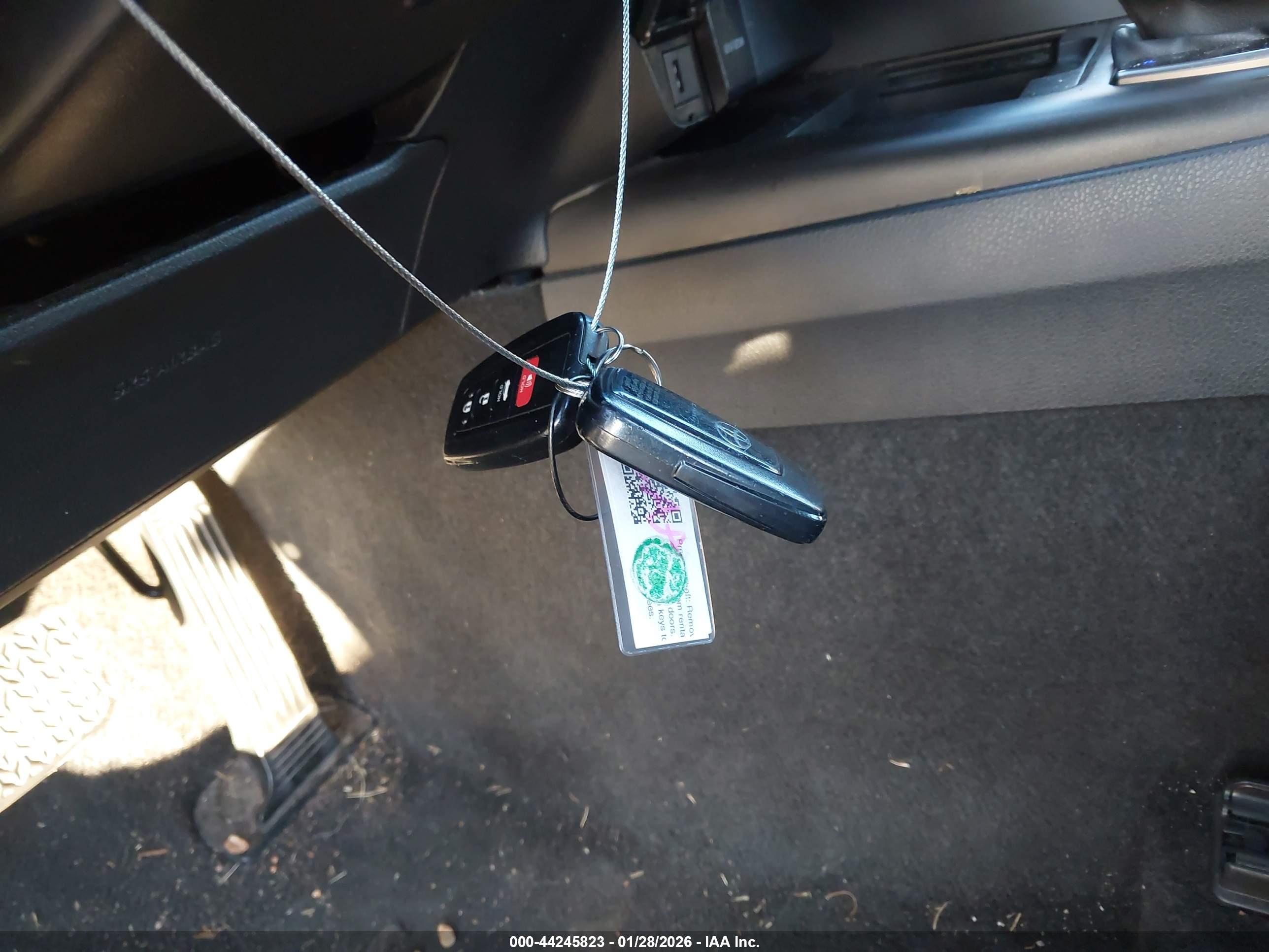 TOYOTA CAMRY image 11