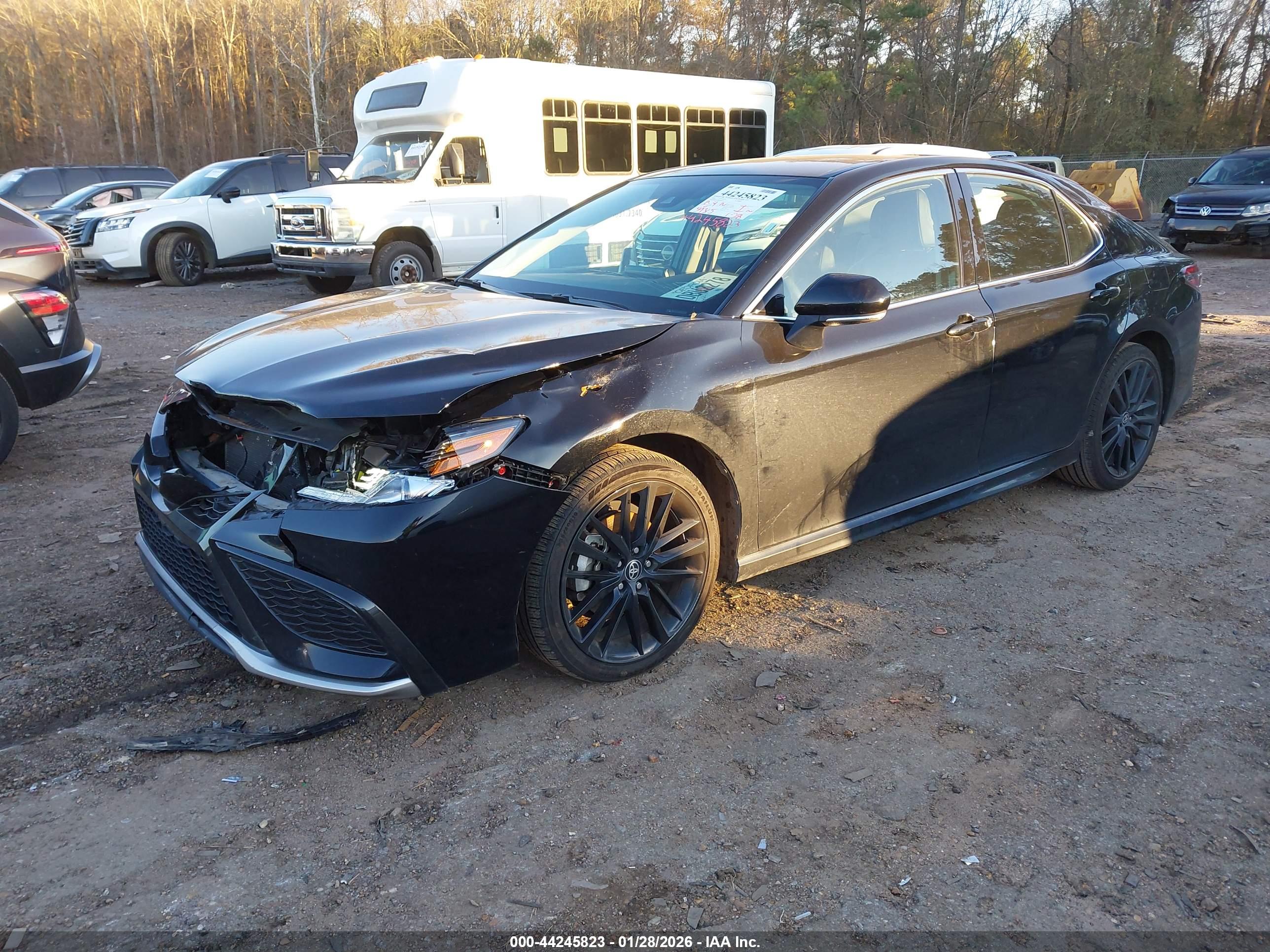 TOYOTA CAMRY image 2