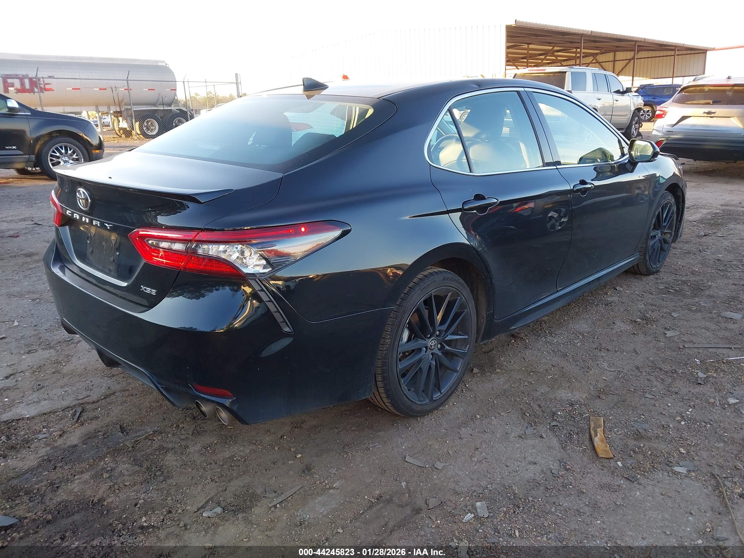 TOYOTA CAMRY image 4