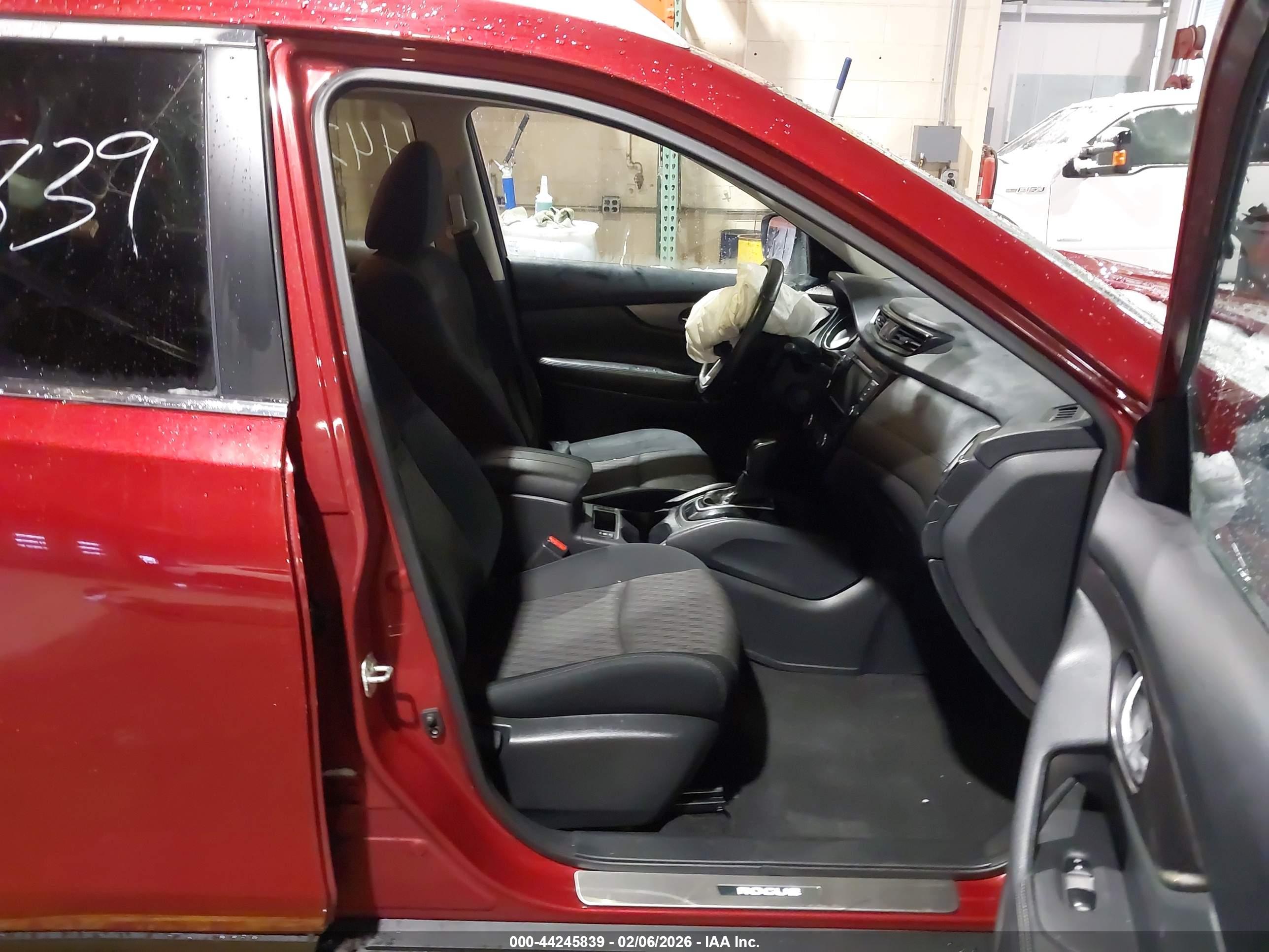 NISSAN ROGUE image 5