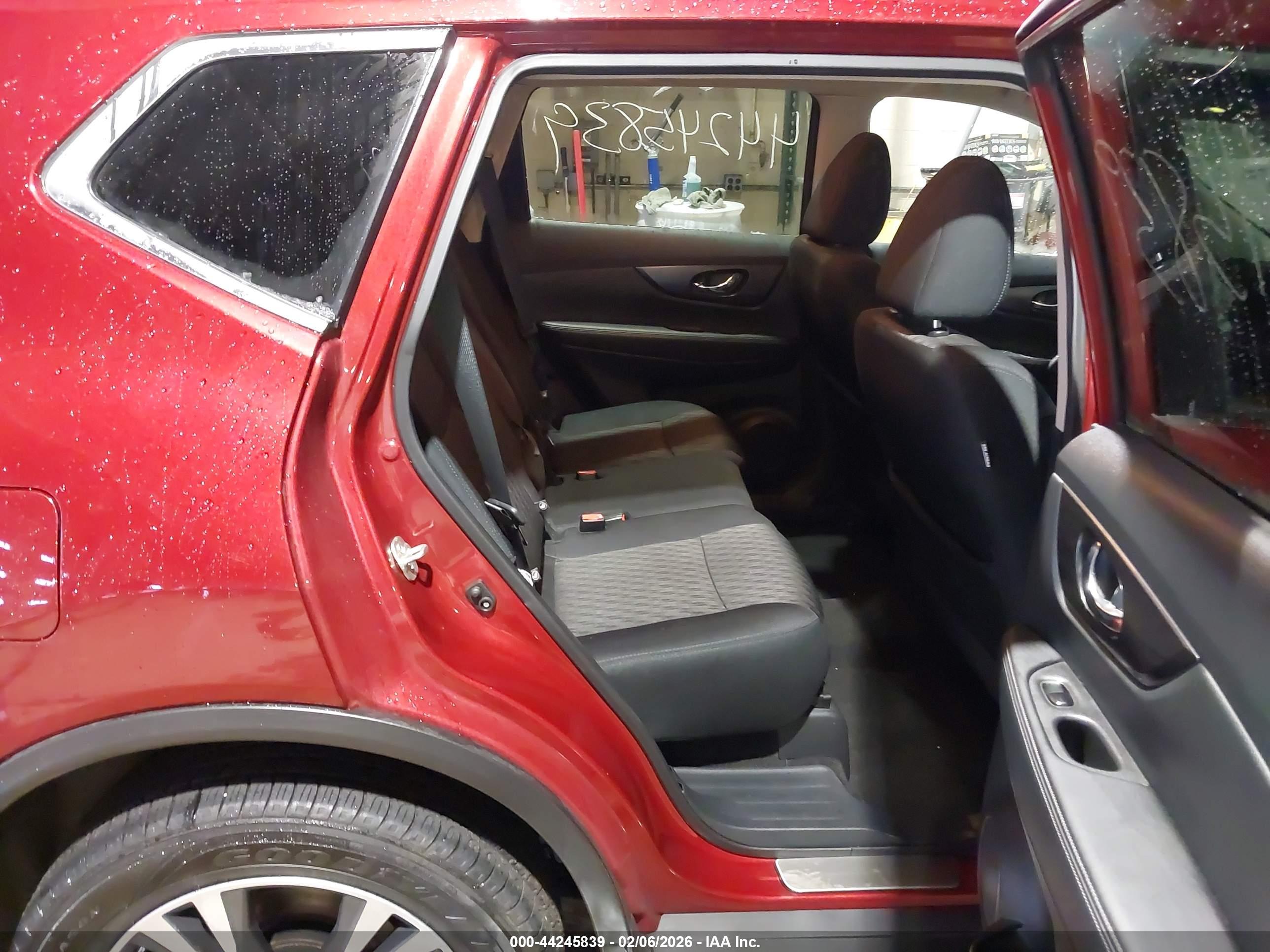 NISSAN ROGUE image 8