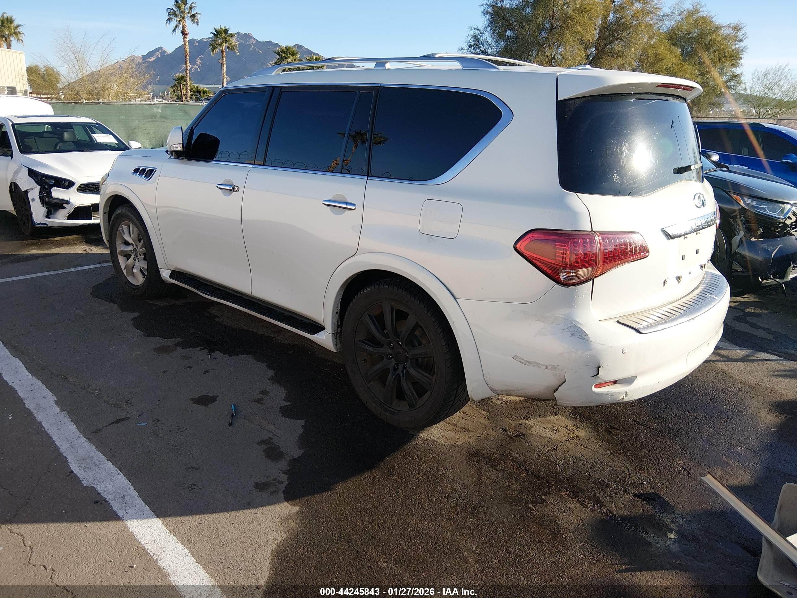 INFINITI QX56 image 3