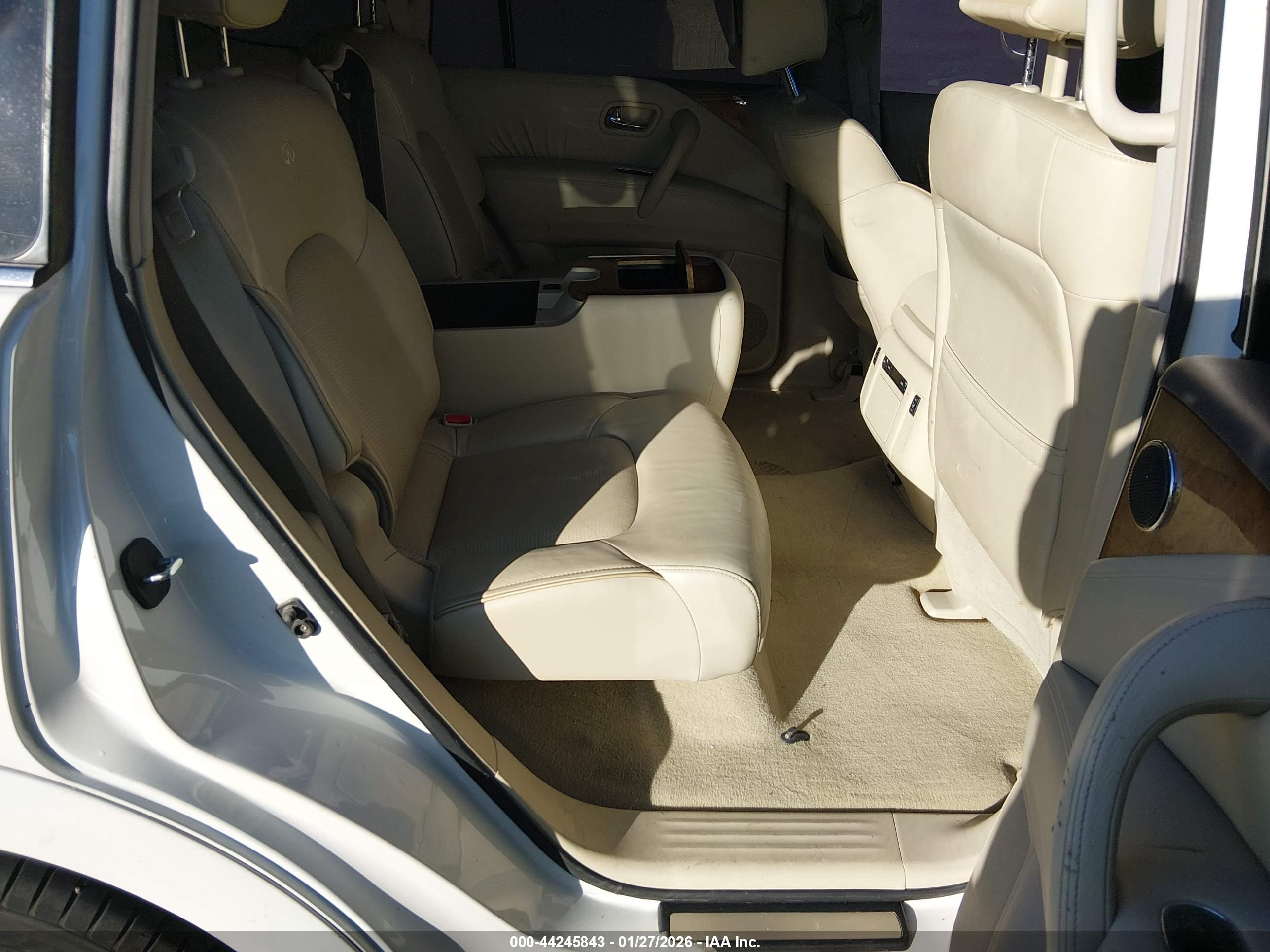 INFINITI QX56 image 8