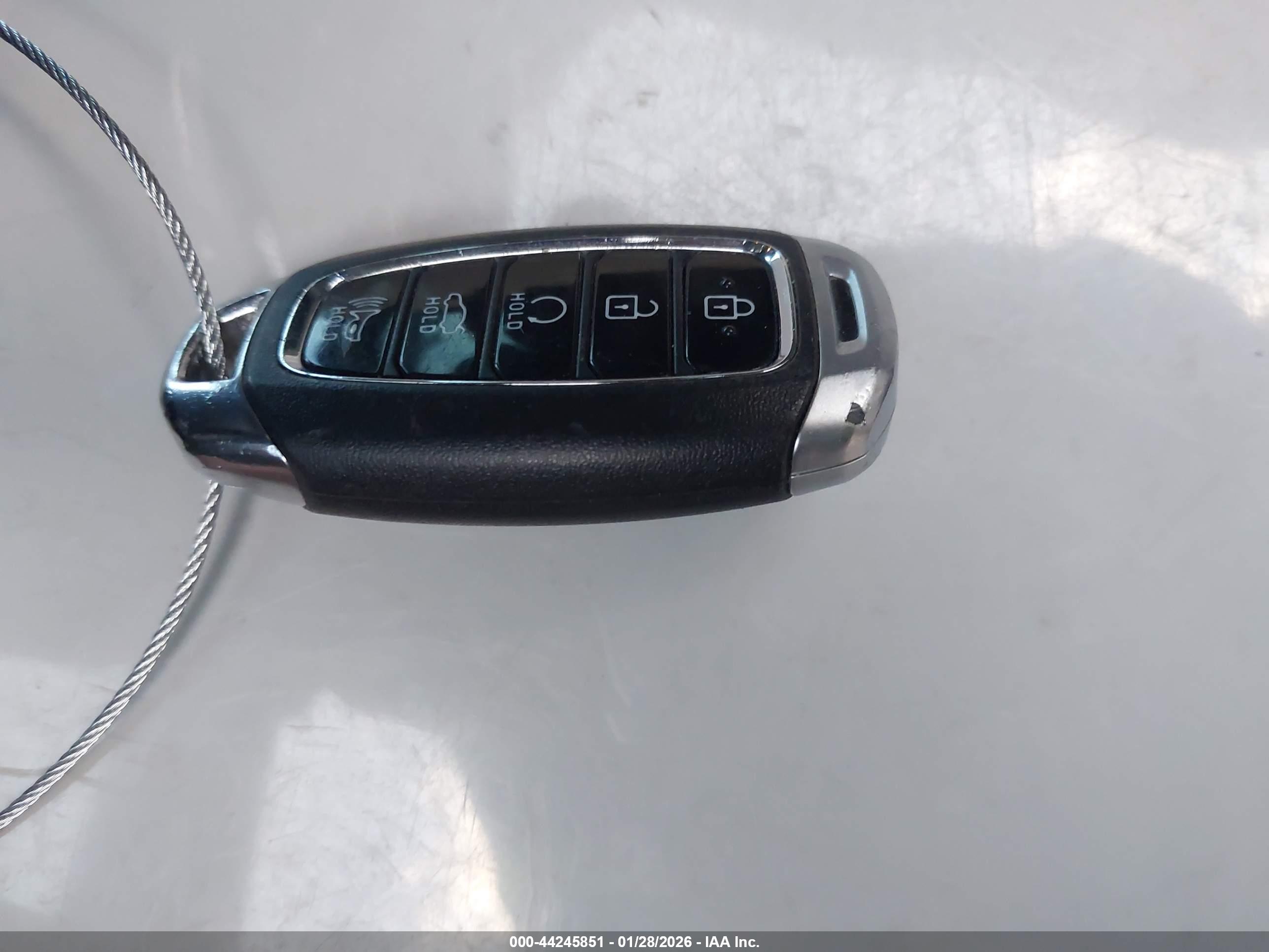 HYUNDAI ELANTRA image 11
