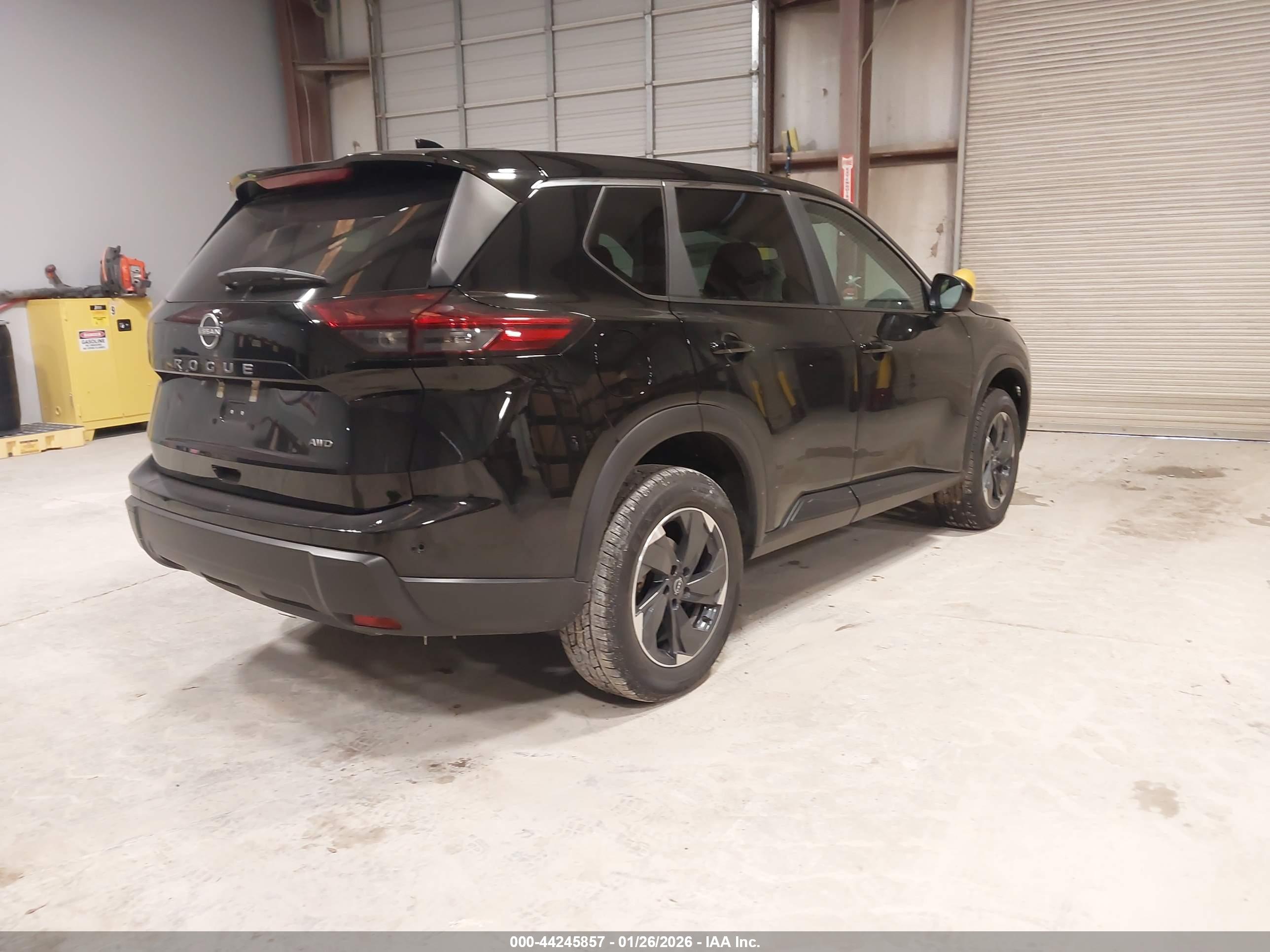 NISSAN ROGUE image 4