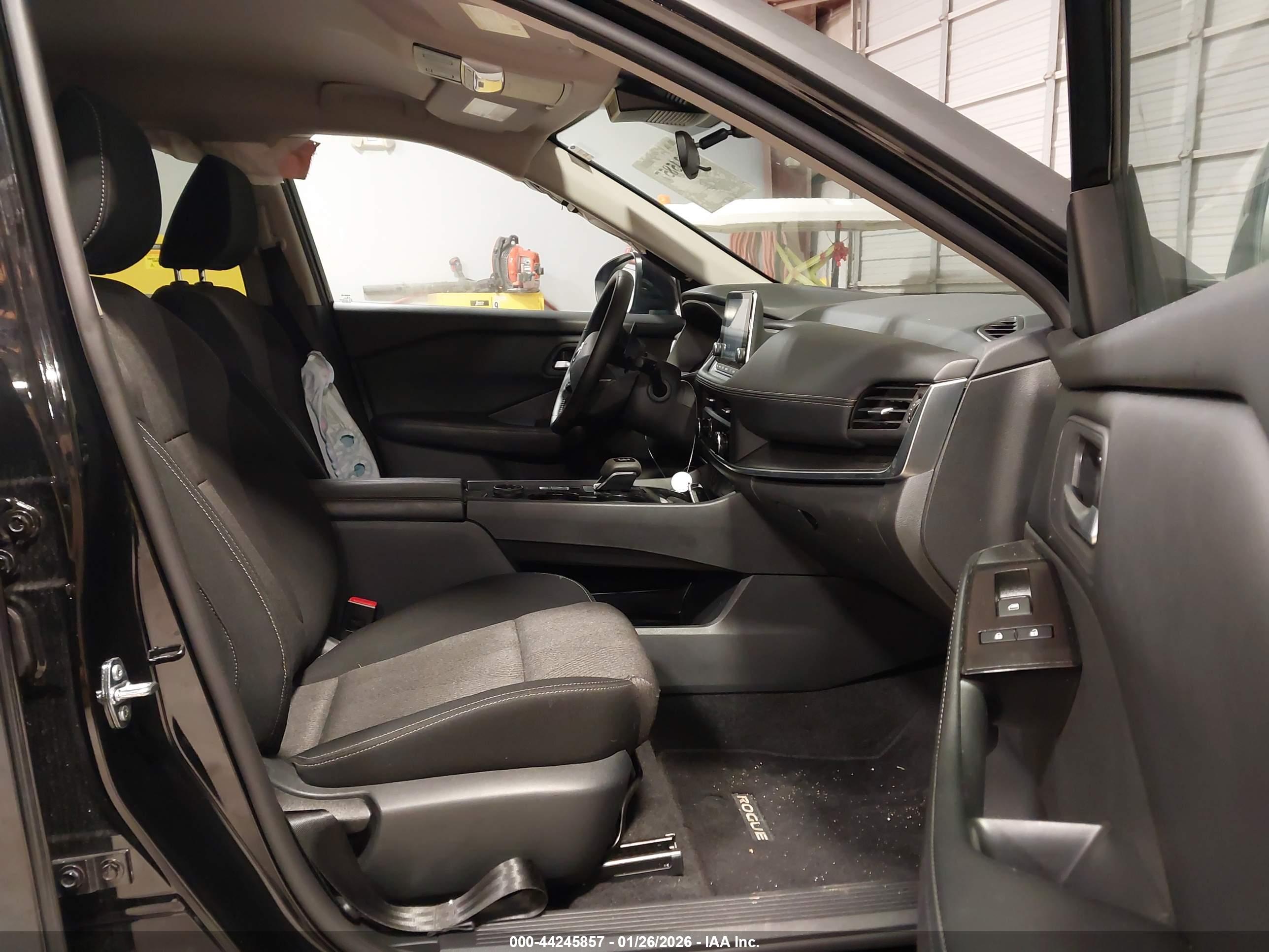 NISSAN ROGUE image 5