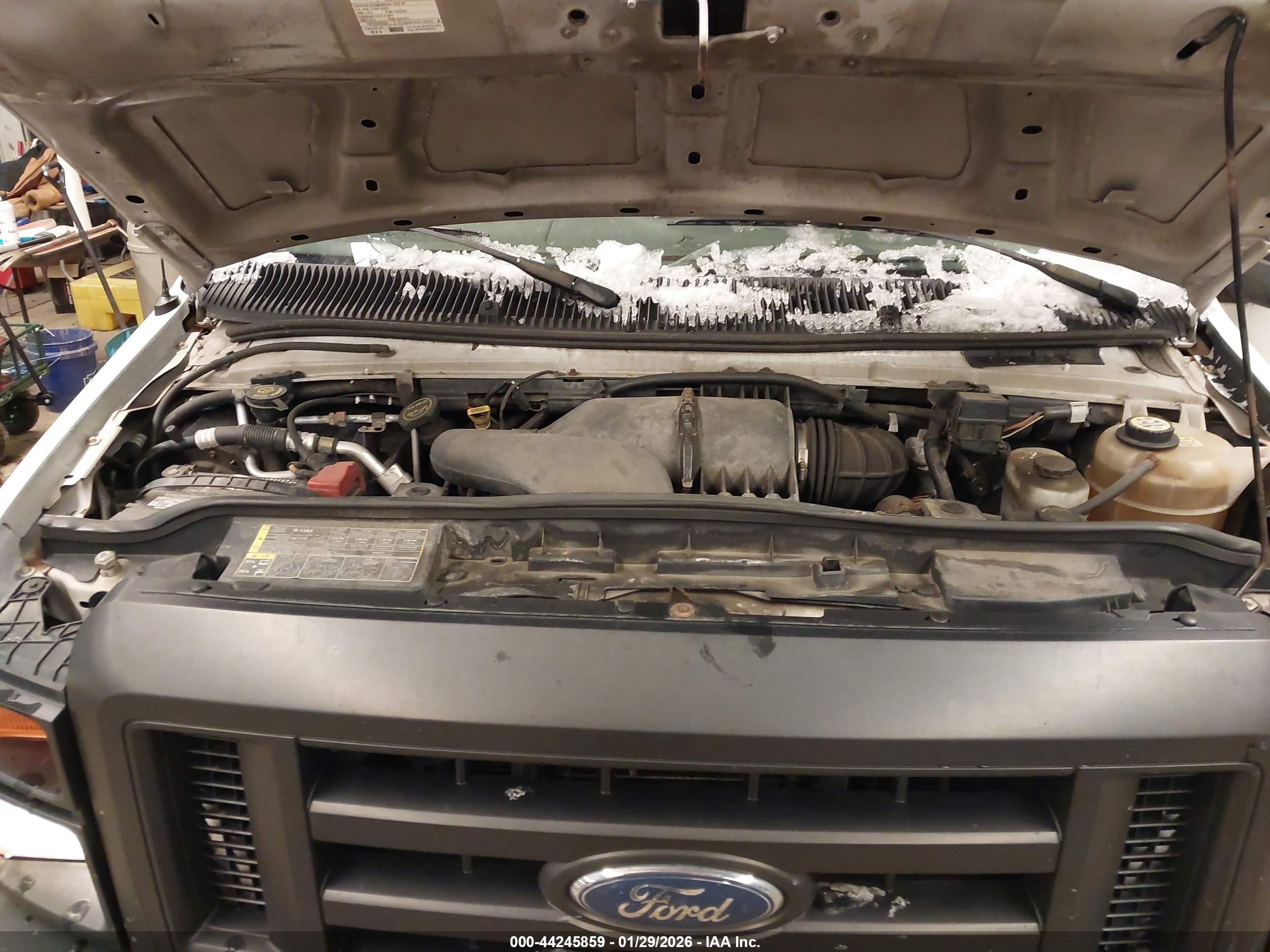 FORD E-250 image 10