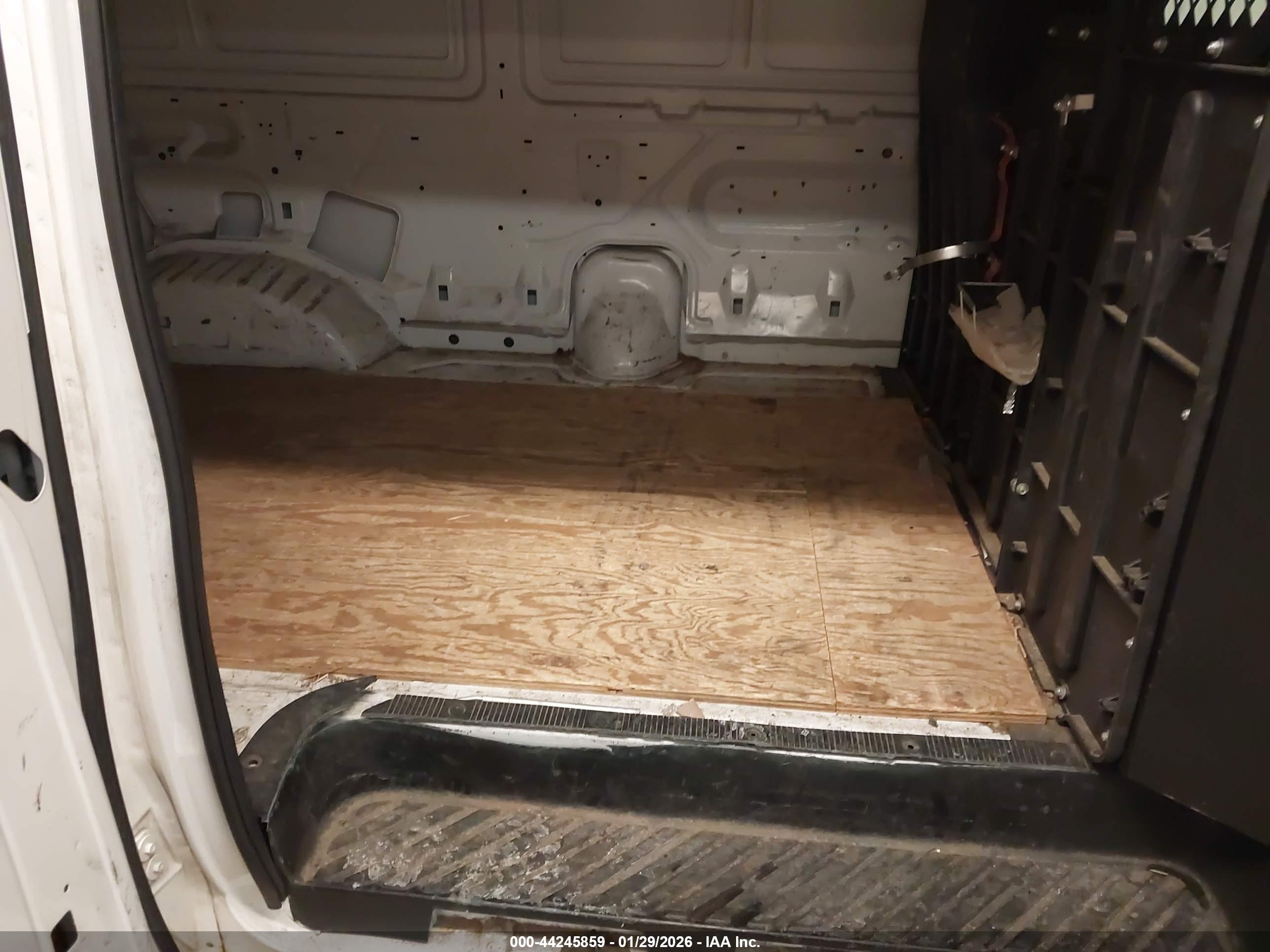 FORD E-250 image 8