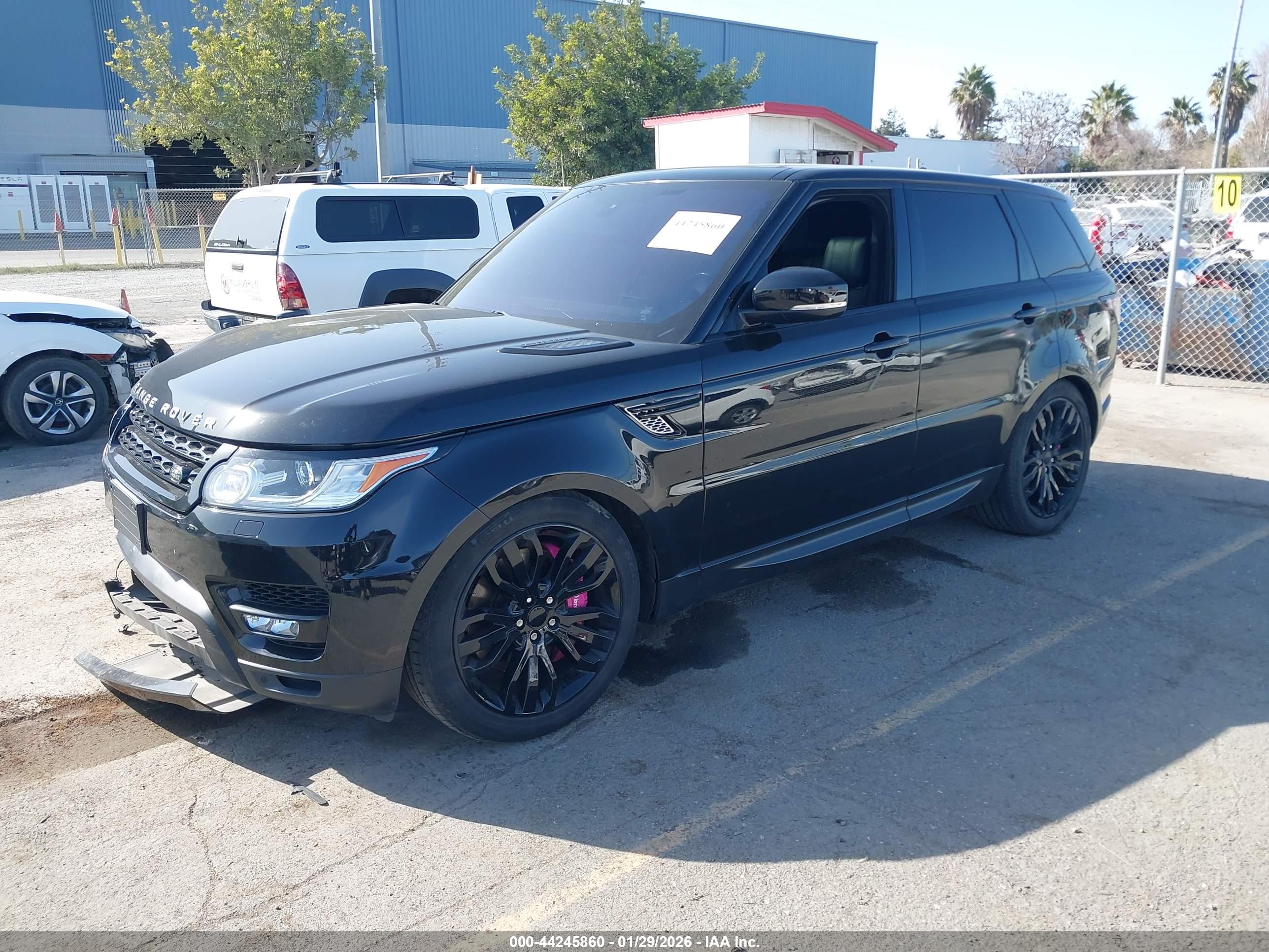 LAND ROVER image 2