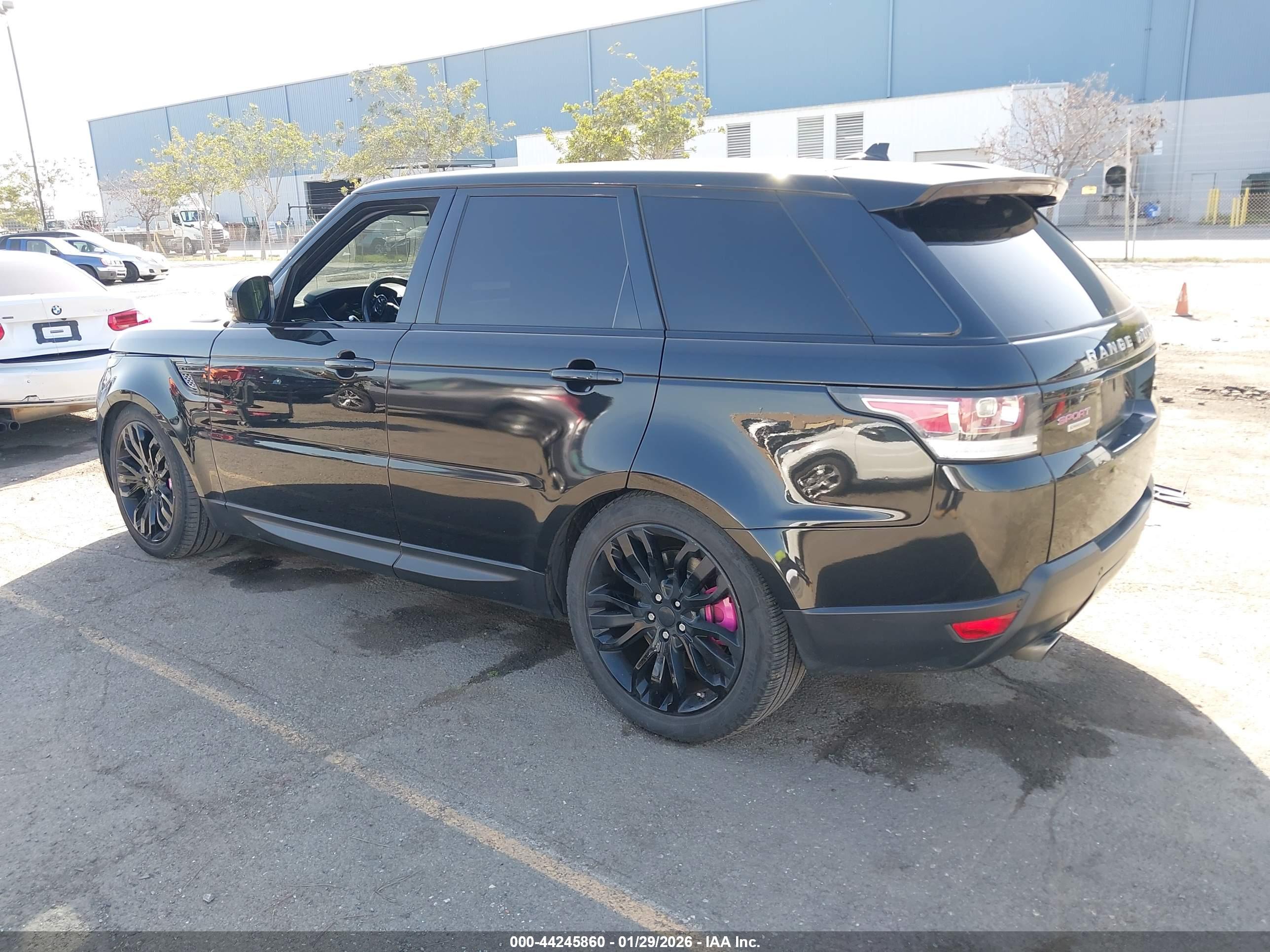 LAND ROVER image 3
