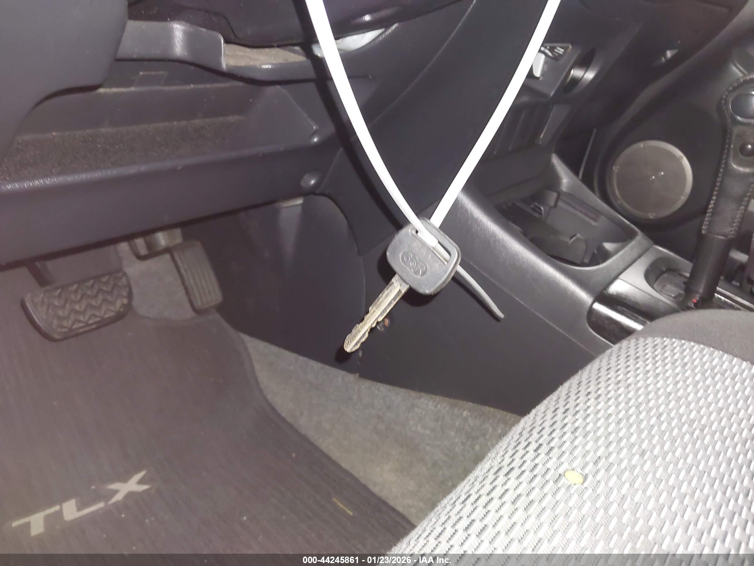 TOYOTA RAV4 image 11