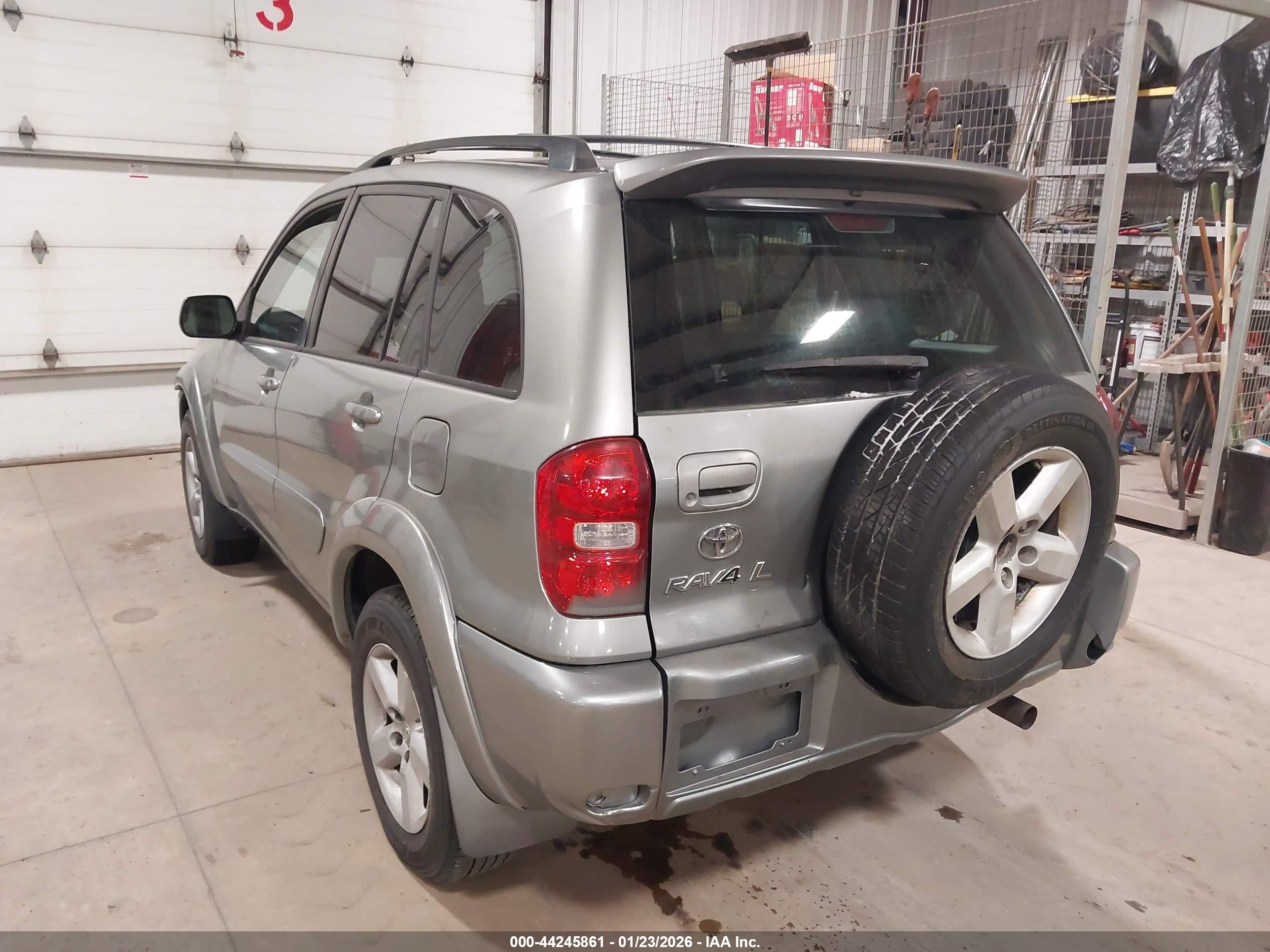 TOYOTA RAV4 image 3