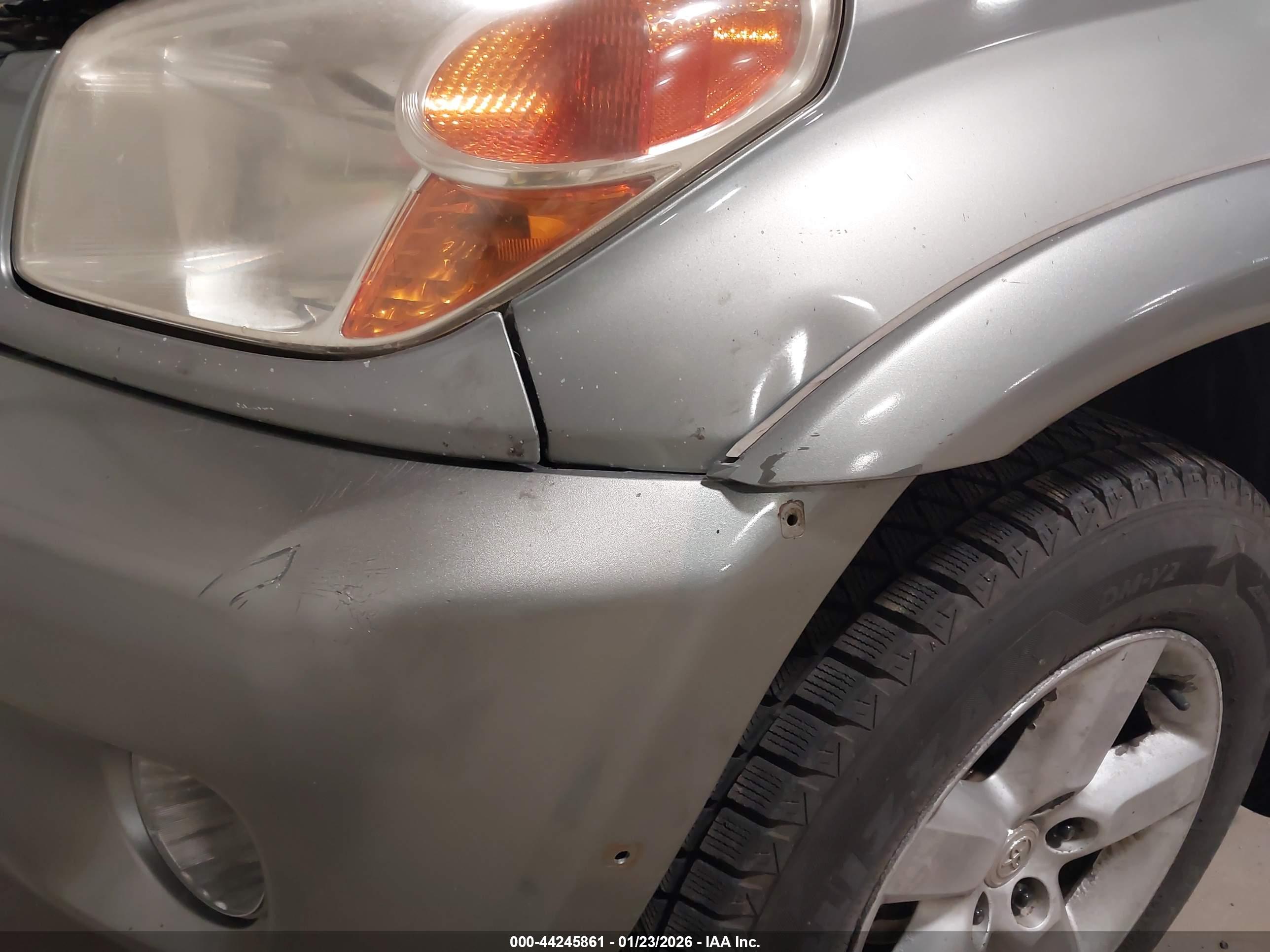 TOYOTA RAV4 image 6
